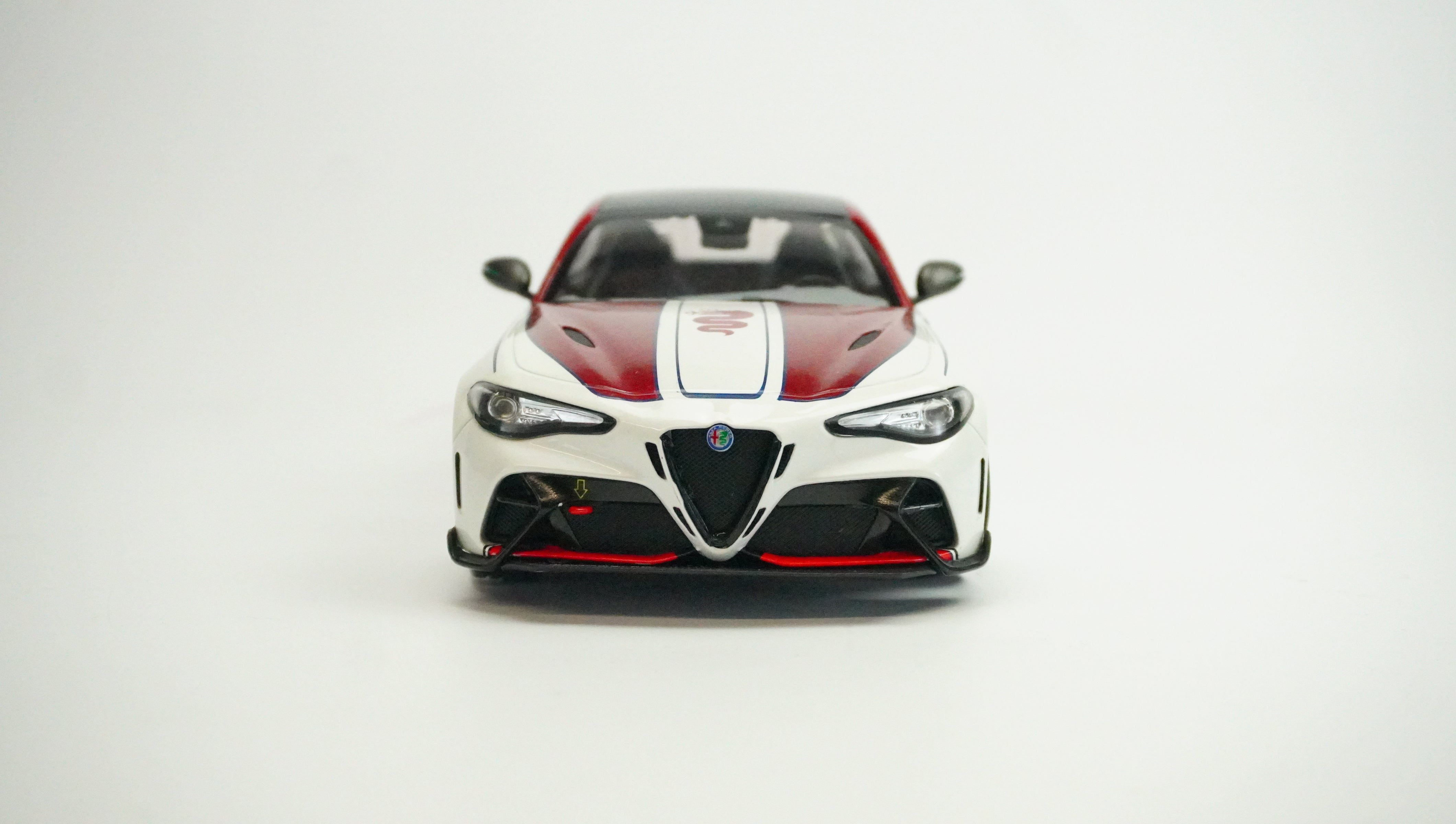 Alfa Romeo Giulia GTA 2023 1:18