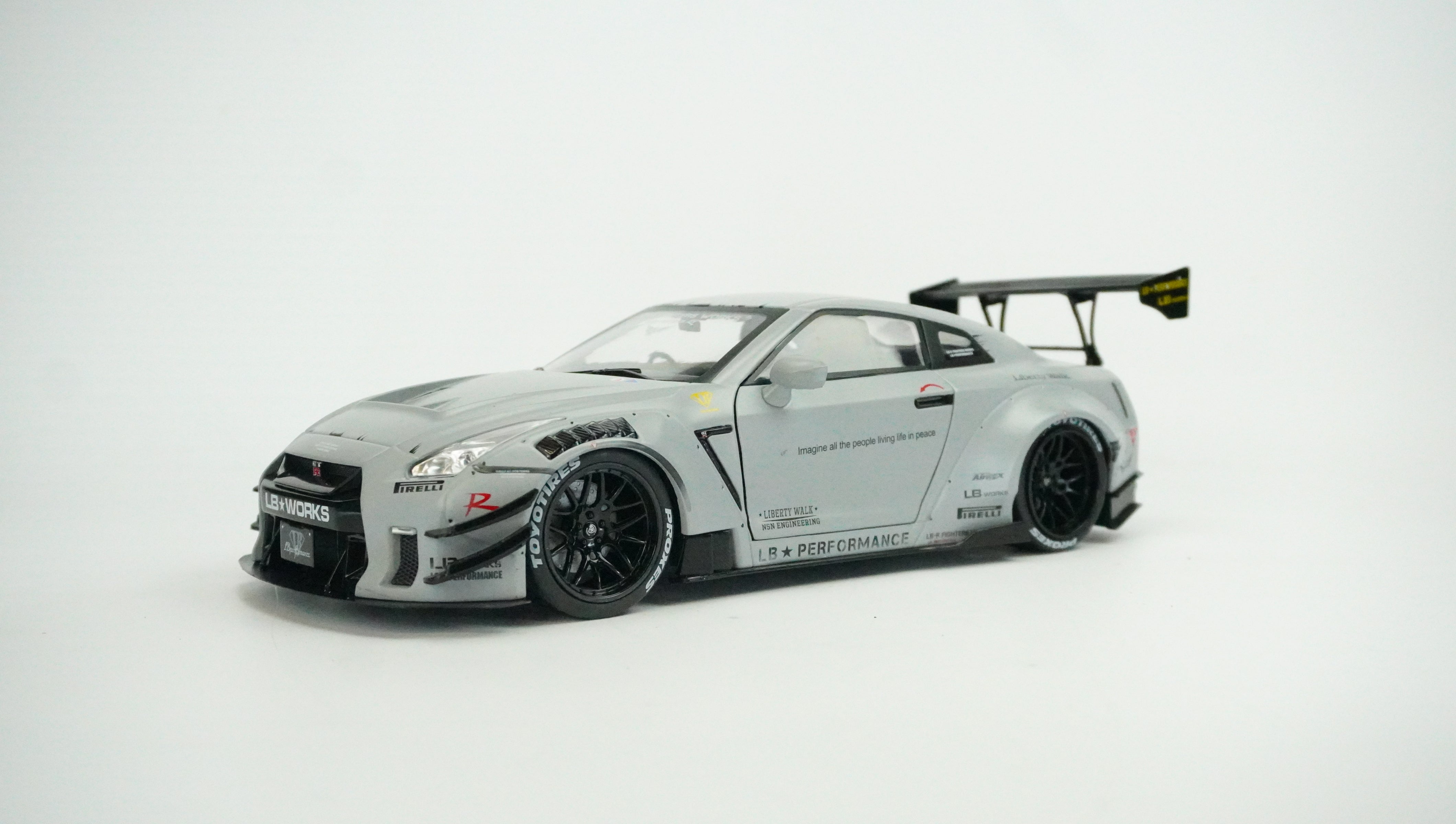 Nissan GT-R (R35) LBW Type 2.0 Limited 1:18