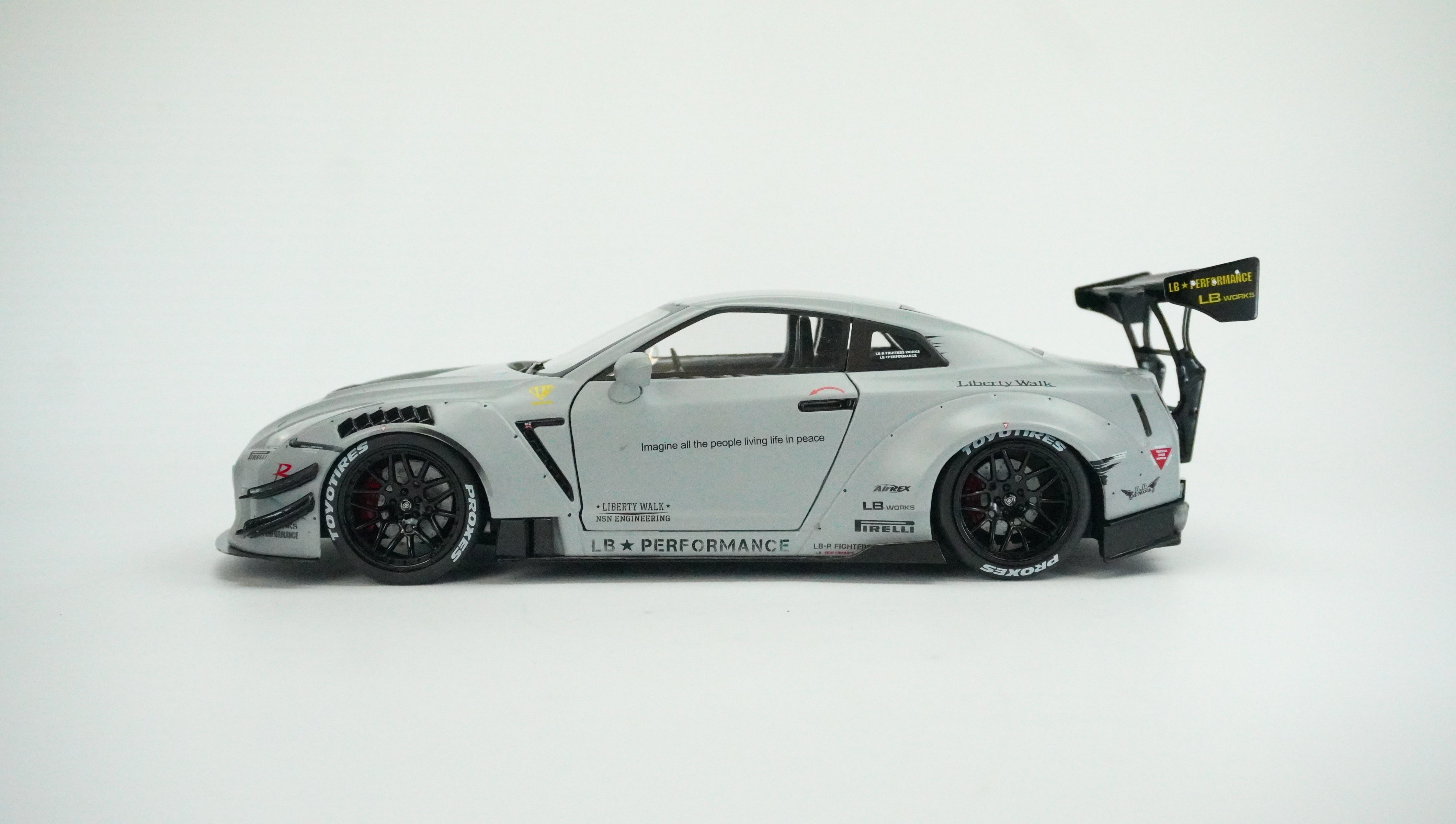 Nissan GT-R (R35) LBW Type 2.0 Limited 1:18