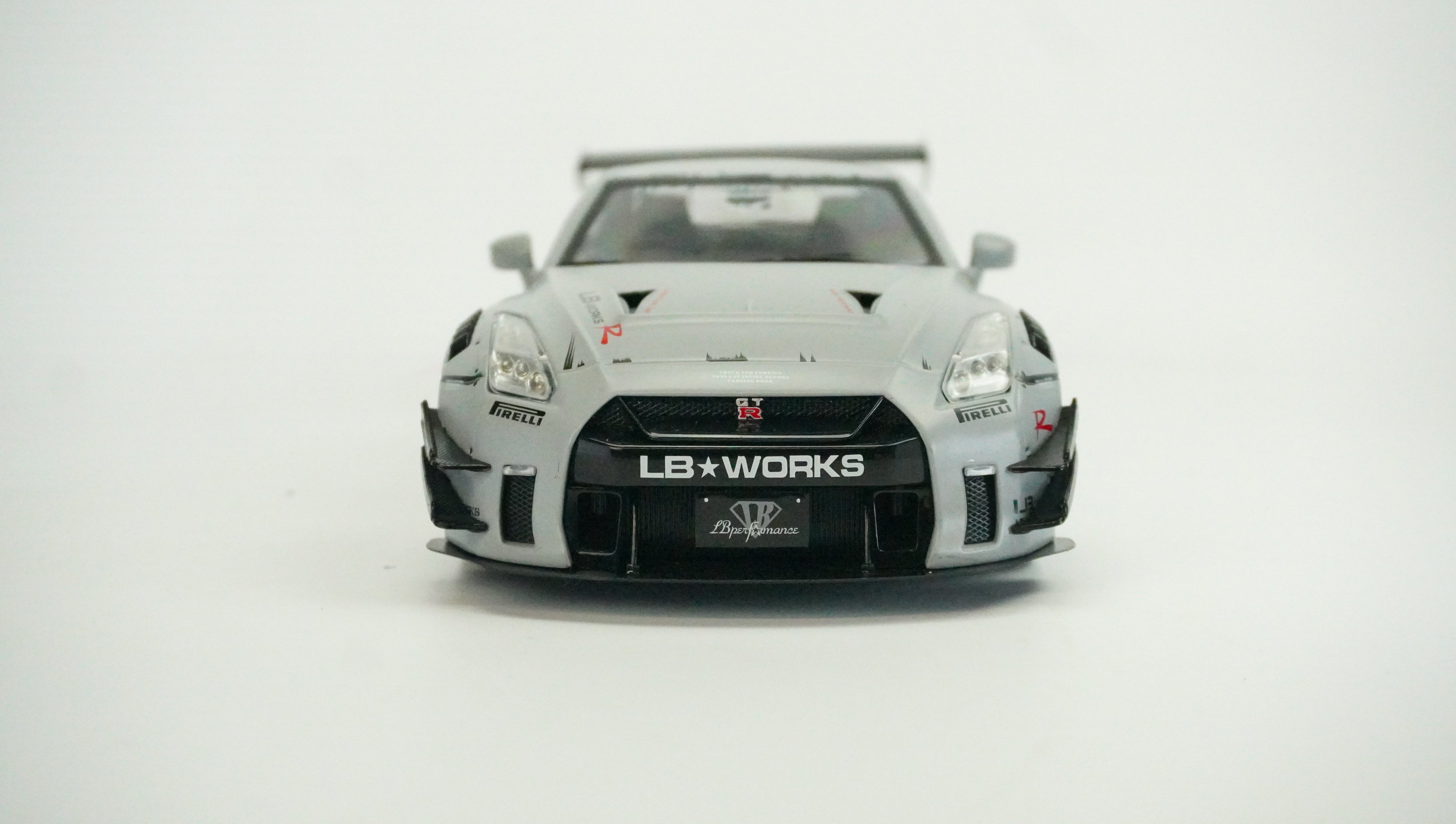 Nissan GT-R (R35) LBW Type 2.0 Limited 1:18