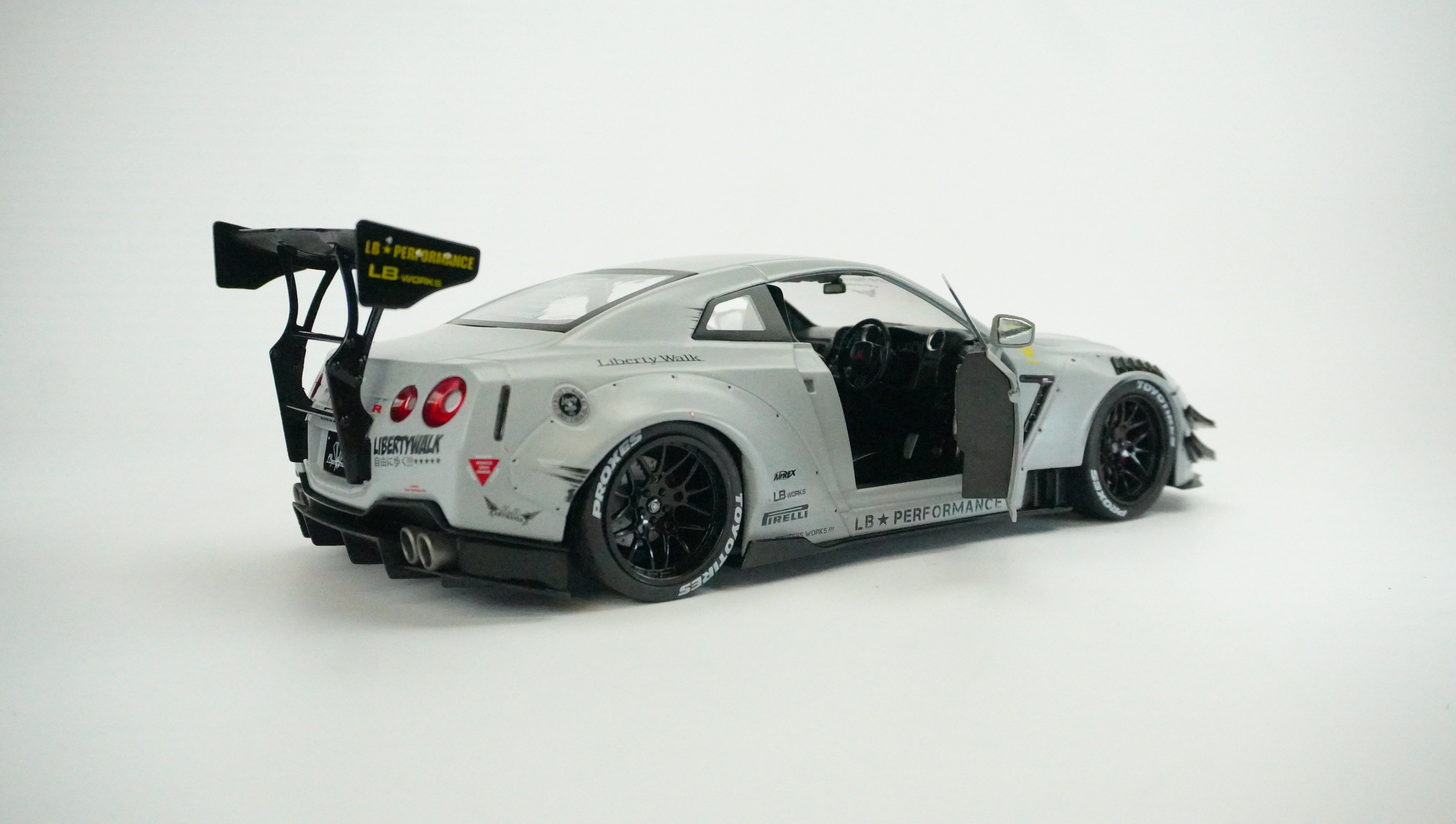 Nissan GT-R (R35) LBW Type 2.0 Limited 1:18