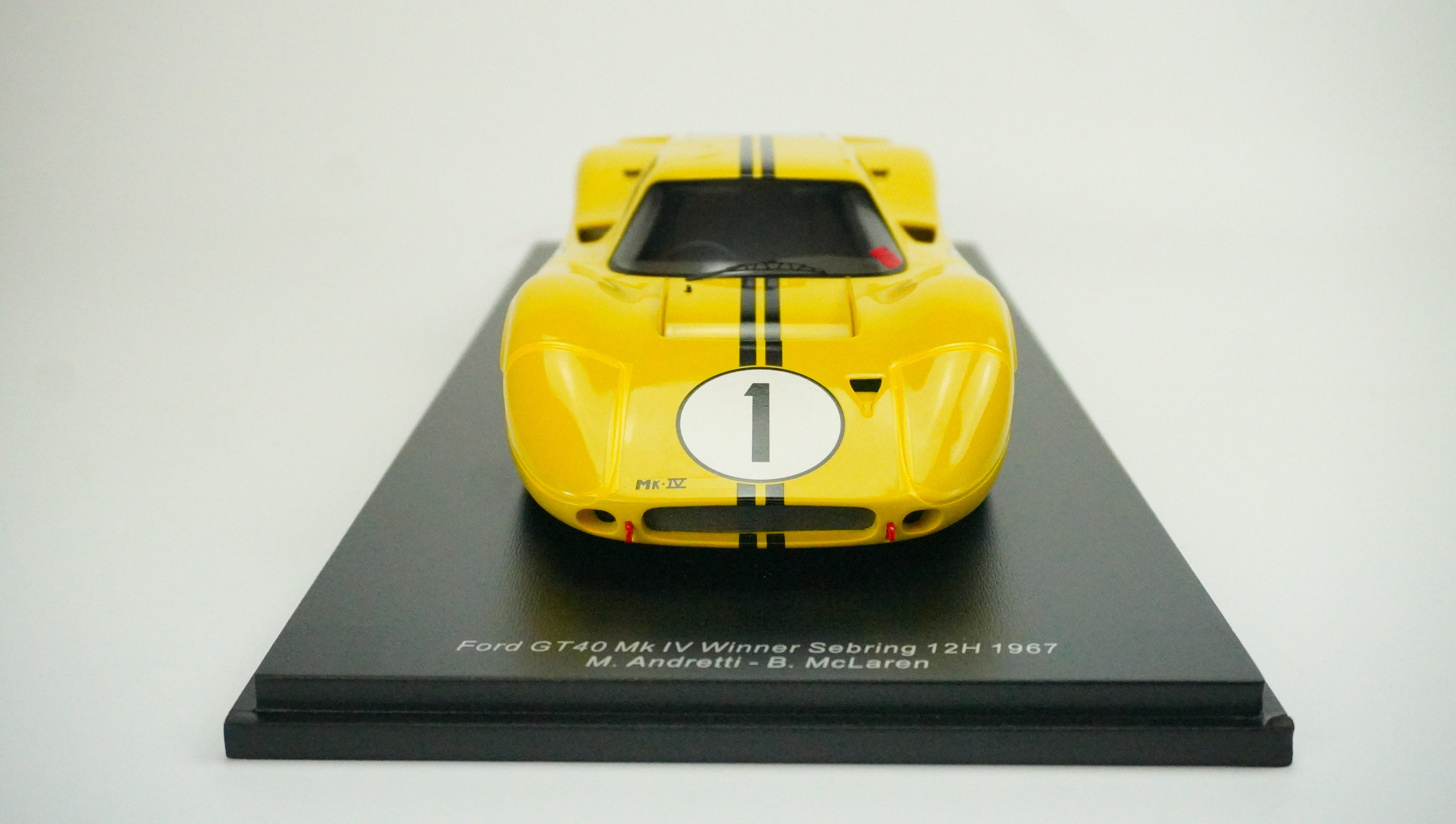 Ford USA GT40 MKIV V8 No.1 (incl. Showcase) 1967 1:18