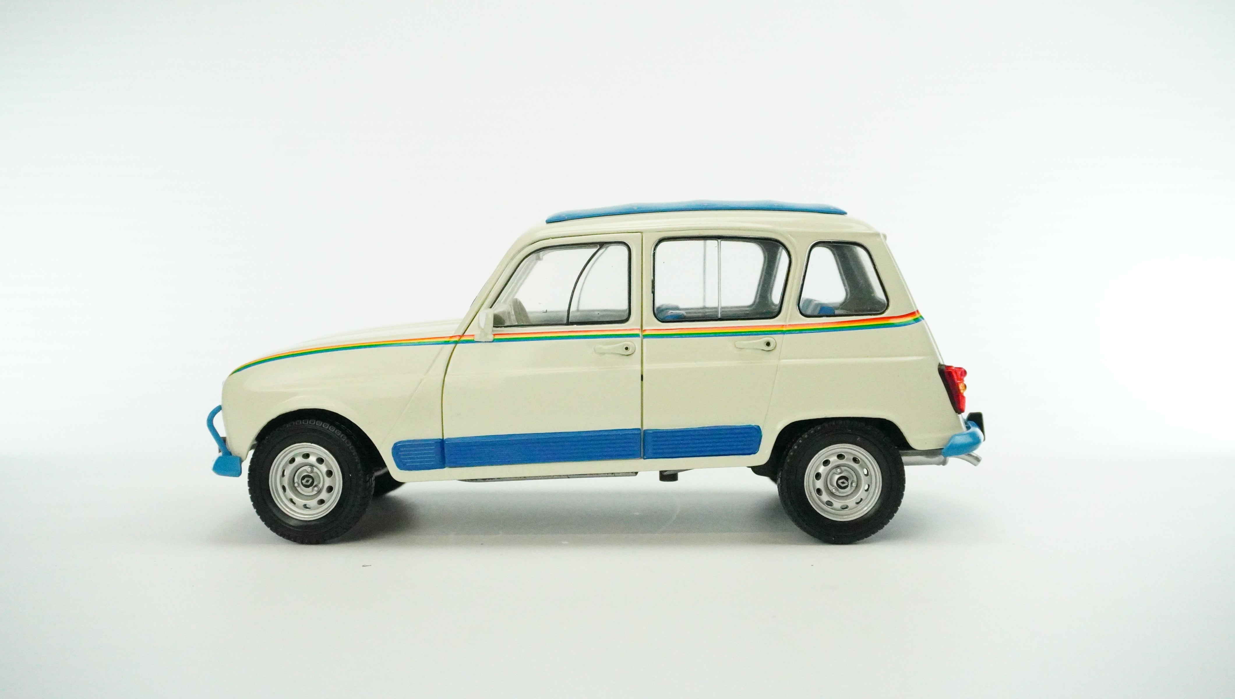 Renault 4L Jogging 1981 1:18