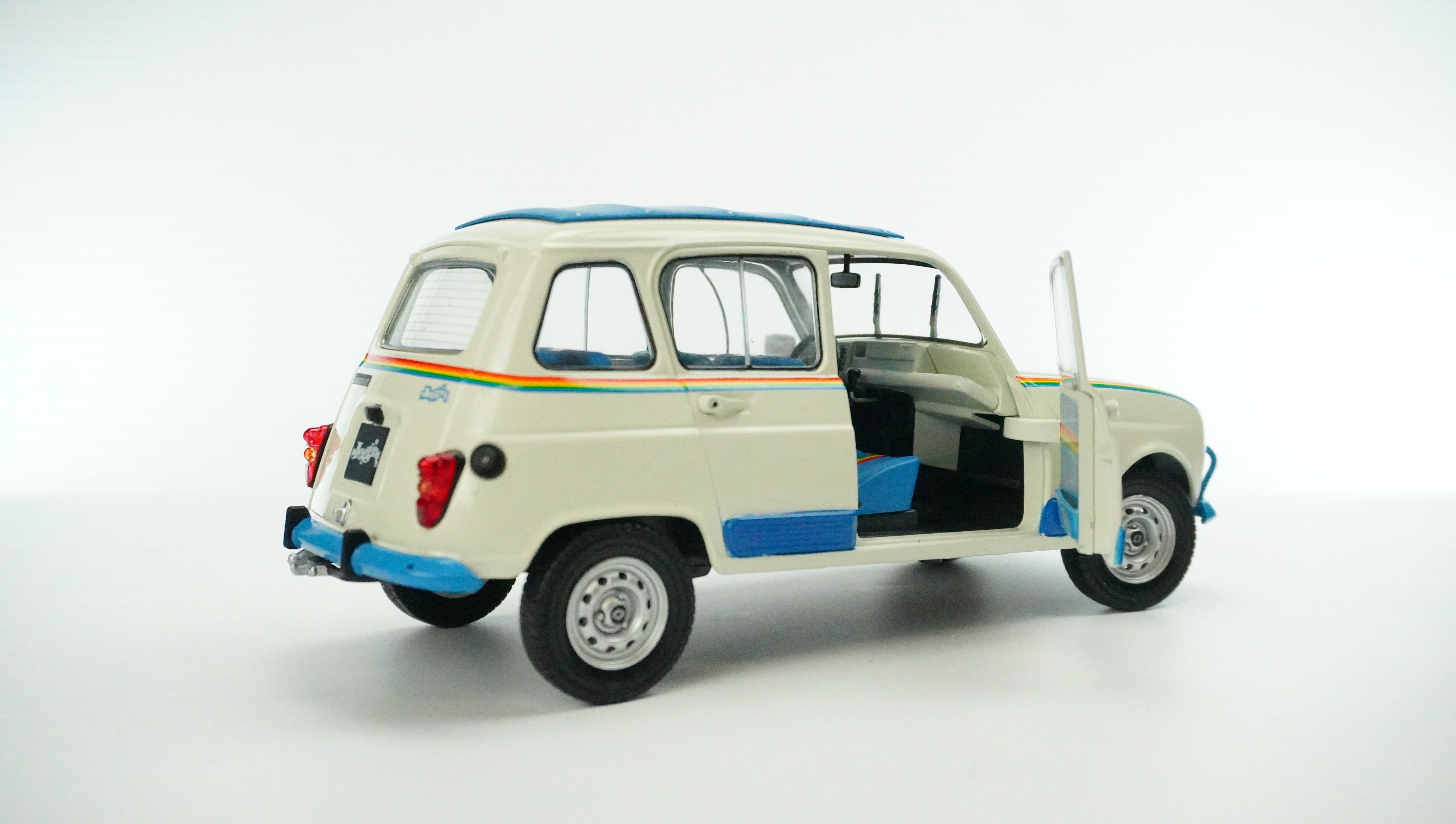 Renault 4L Jogging 1981 1:18