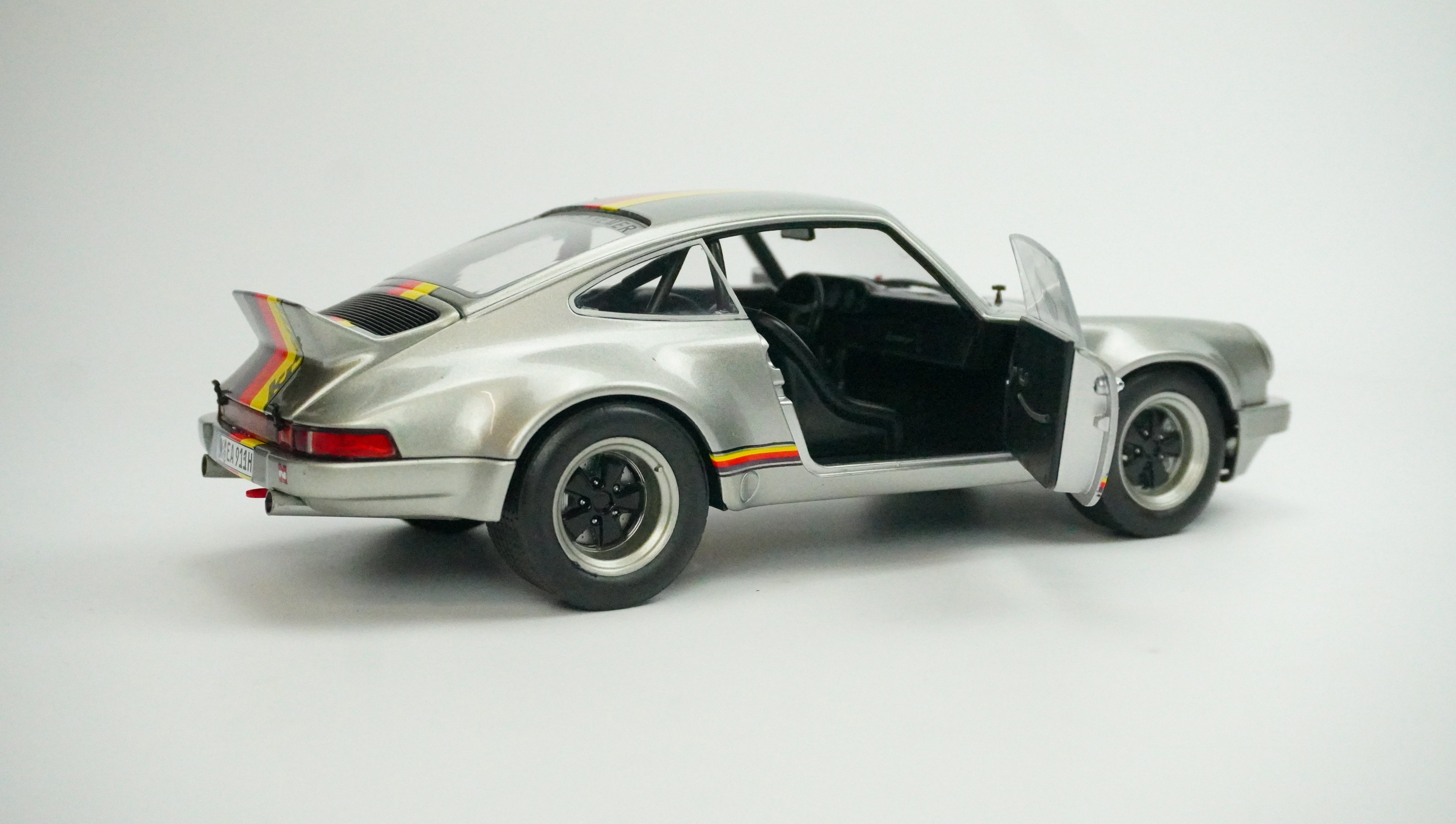 Porsche 911 RSR Kremer 1973 1:18