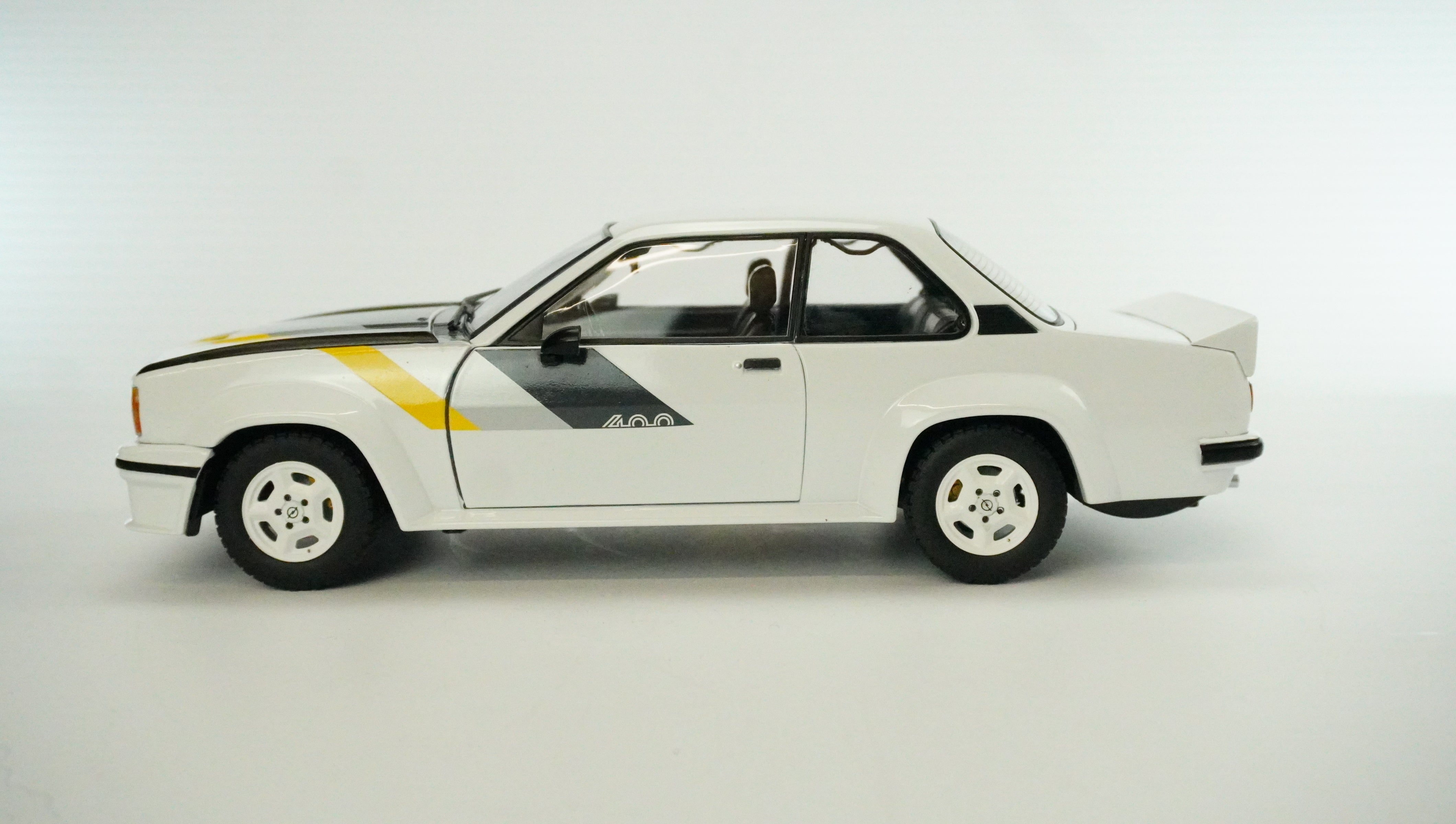 Opel Ascona 400 1:18