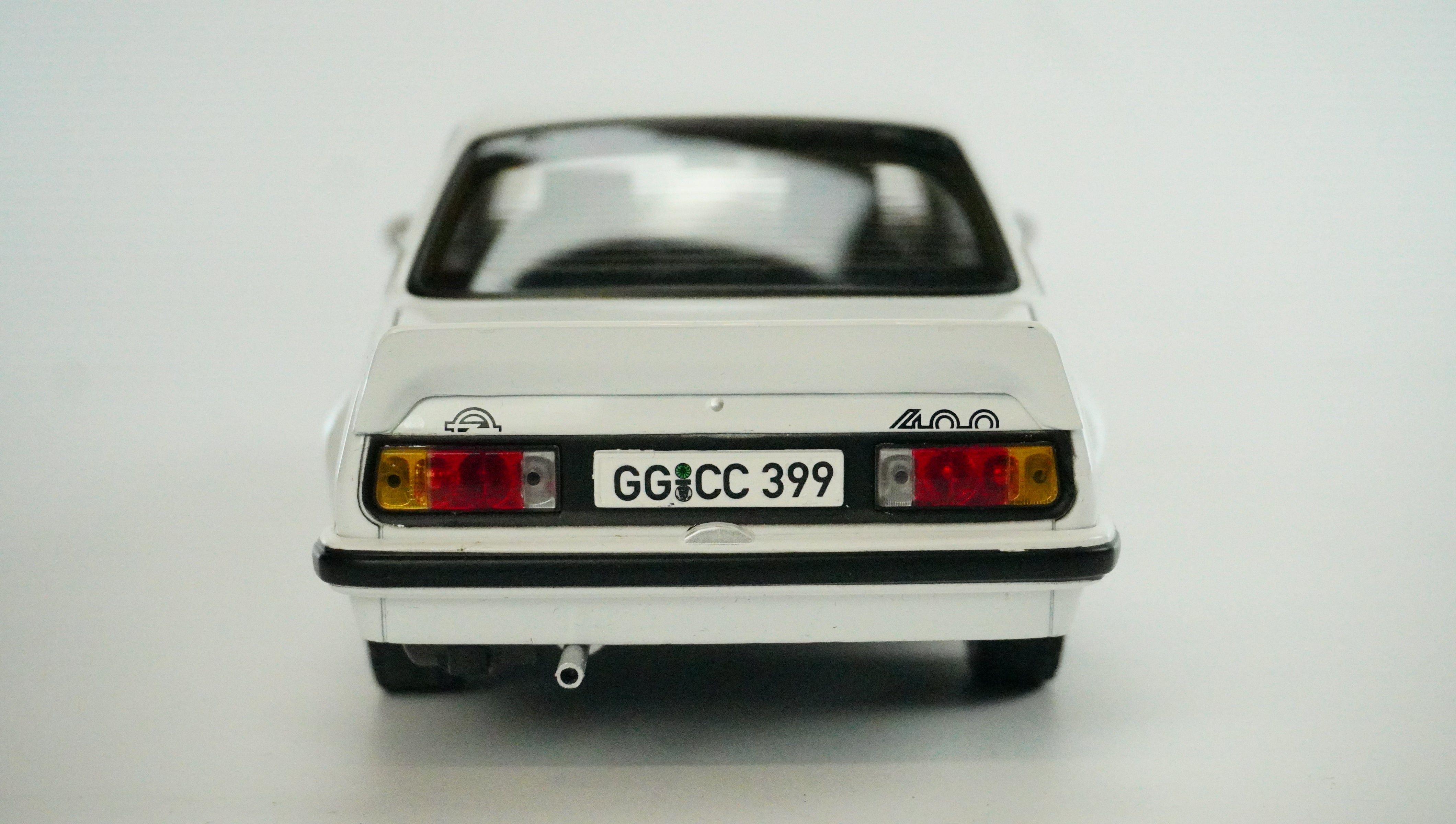Opel Ascona 400 1:18