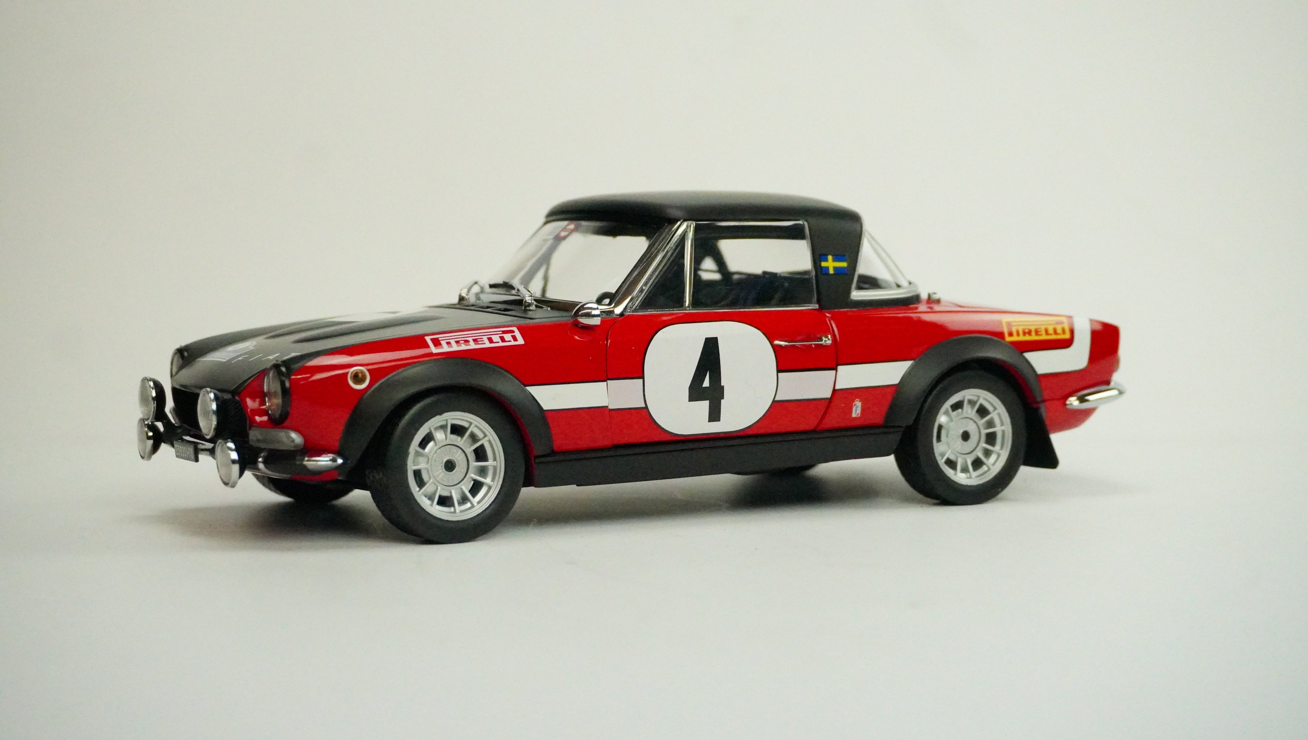 Fiat 124 Abart Rally Nr.4 1972 1:18