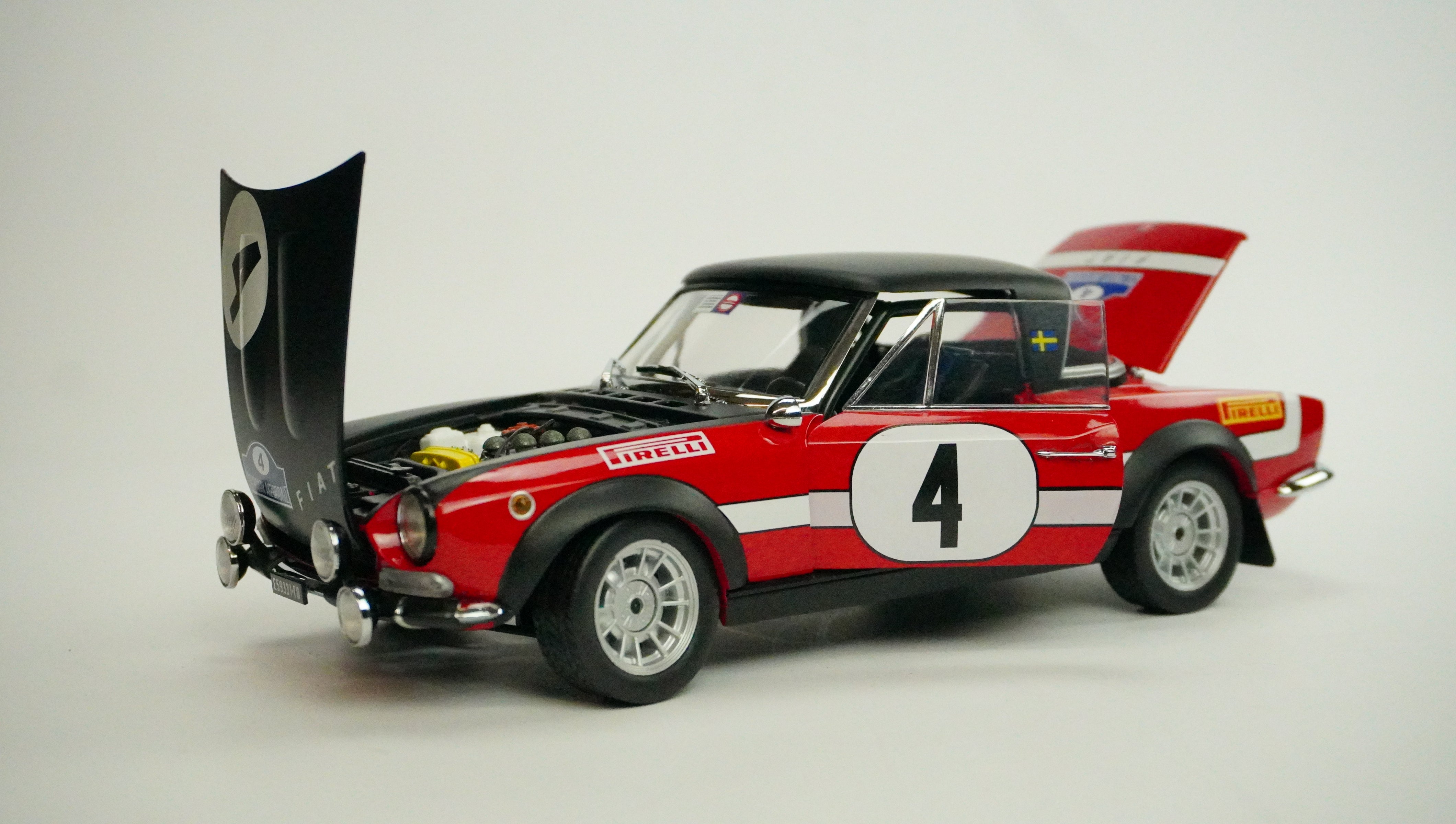 Fiat 124 Abart Rally Nr.4 1972 1:18