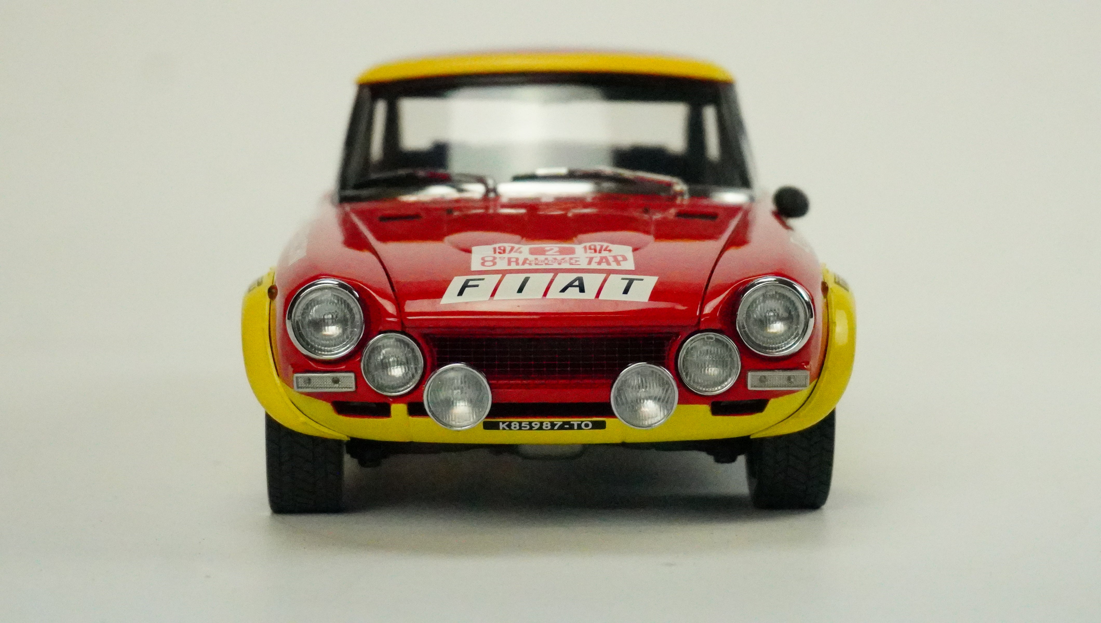Fiat 124 Abart Rally Nr.2 1974 1:18