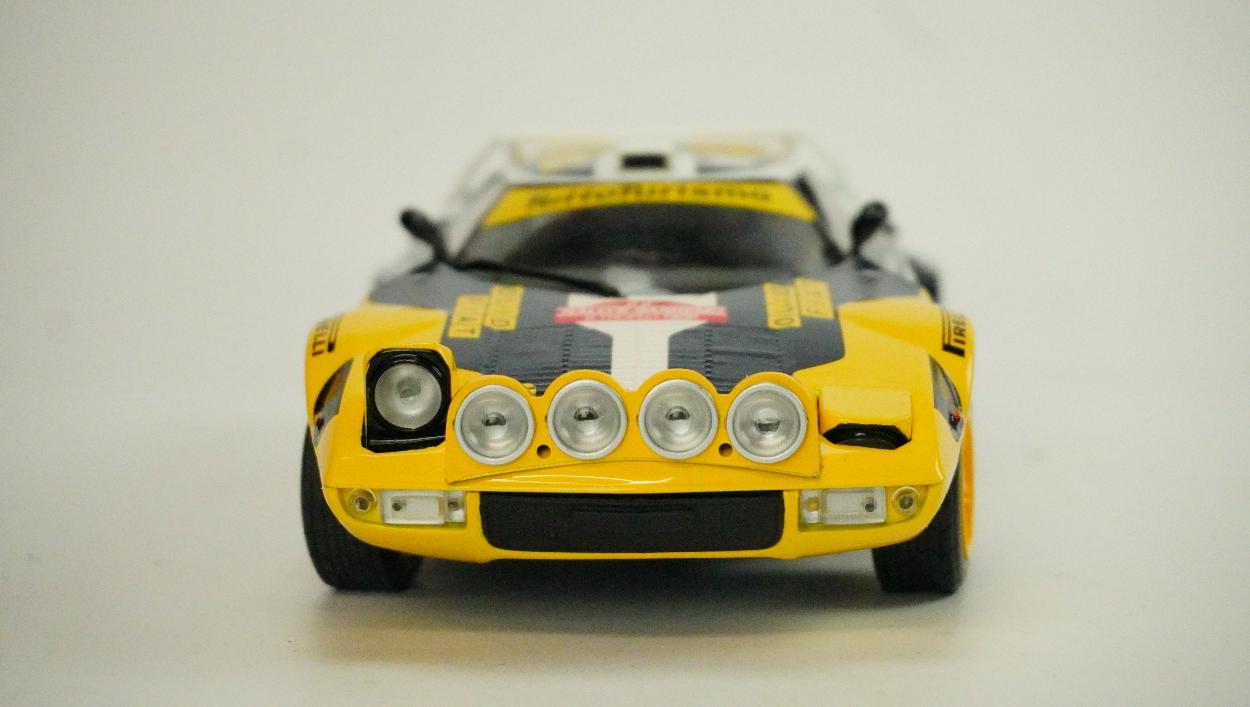 Lancia Stratos HF Rally Nr.24 1980 1:18