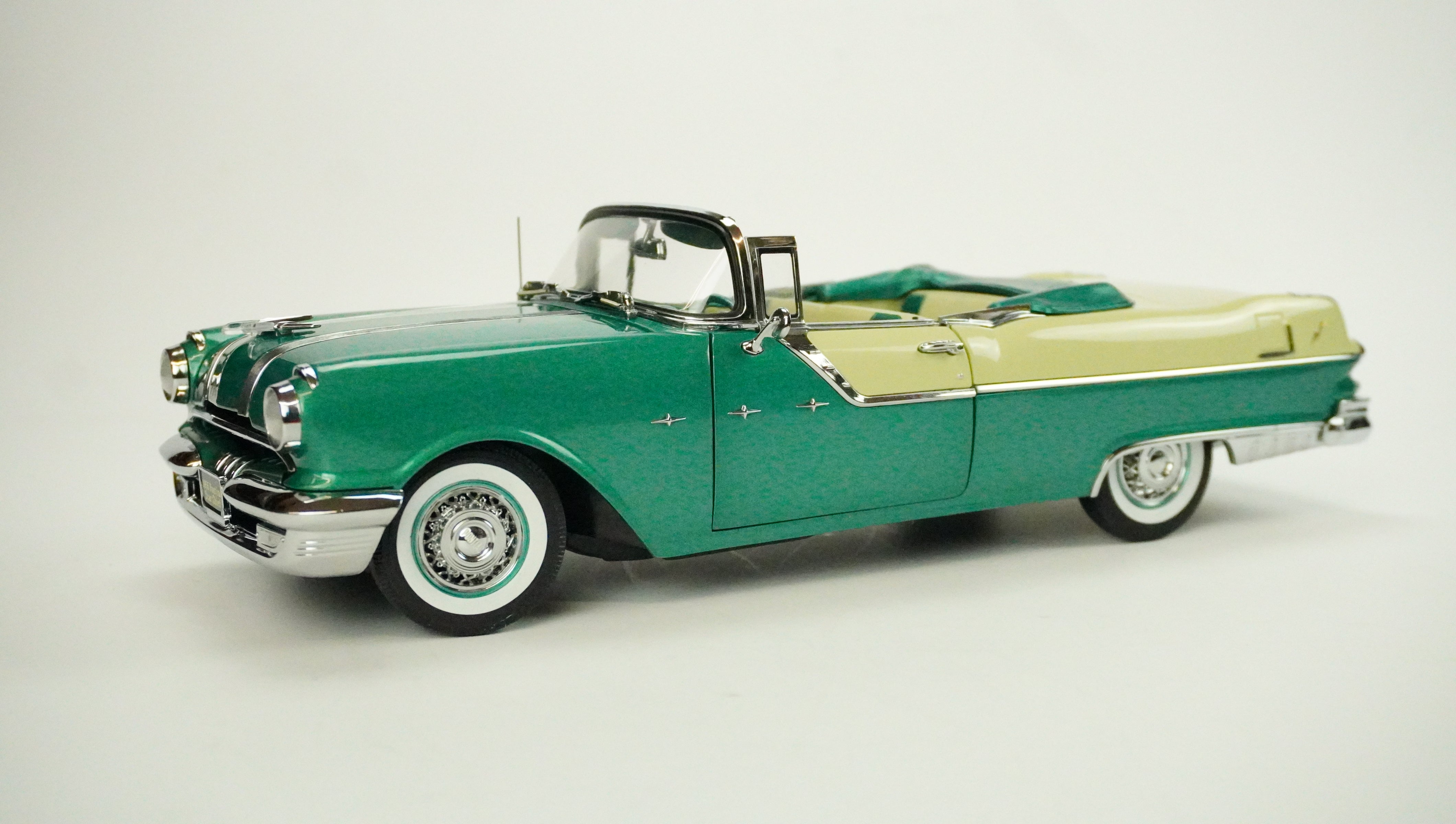 Pontiac Star Chief Cabrio Rarität 1955 1:18