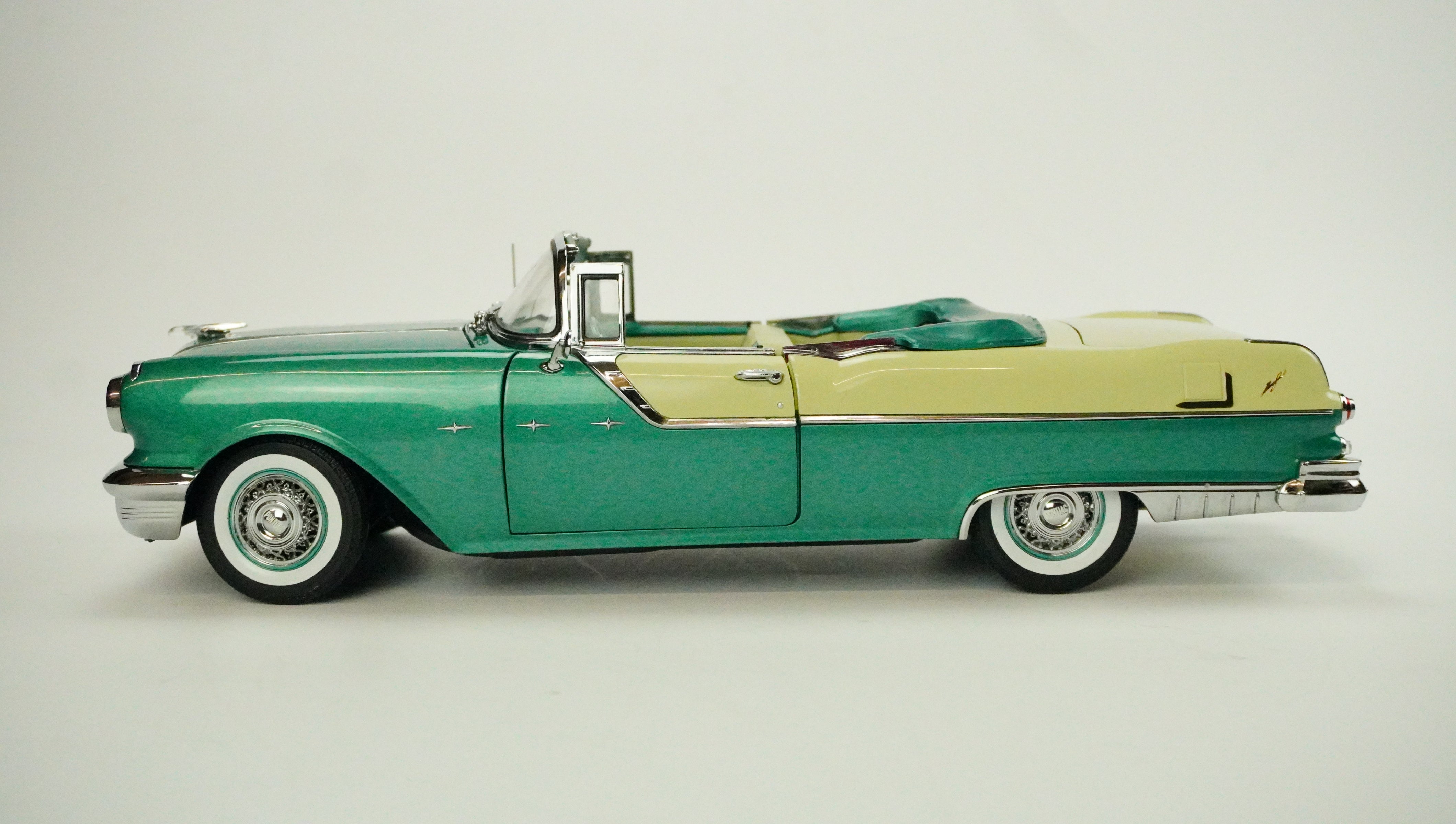 Pontiac Star Chief Cabrio Rarität 1955 1:18