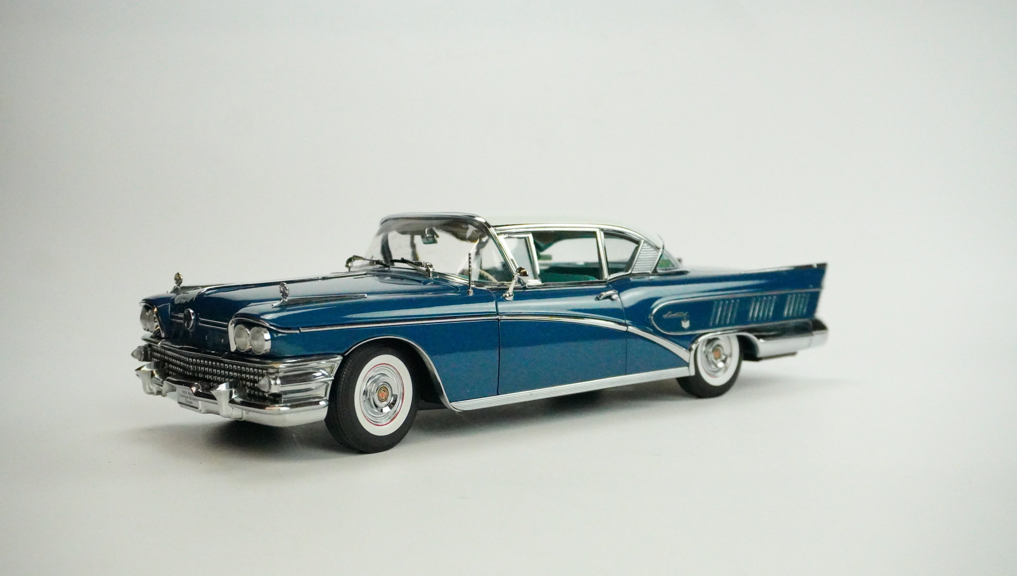 Buick Riviera (inkl. 2 Koffer) Rarität 1958 1:18