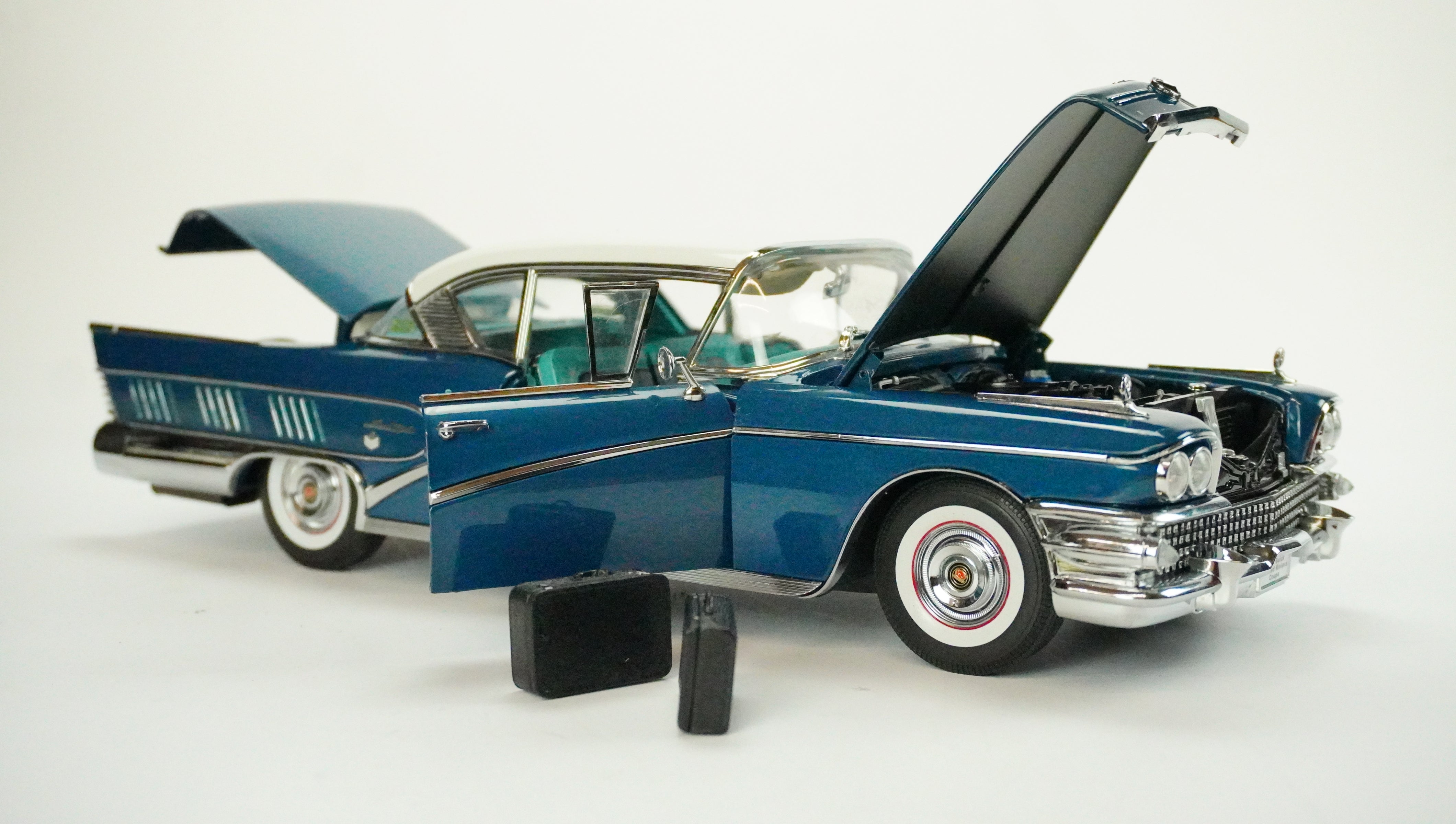 Buick Riviera (inkl. 2 Koffer) Rarität 1958 1:18
