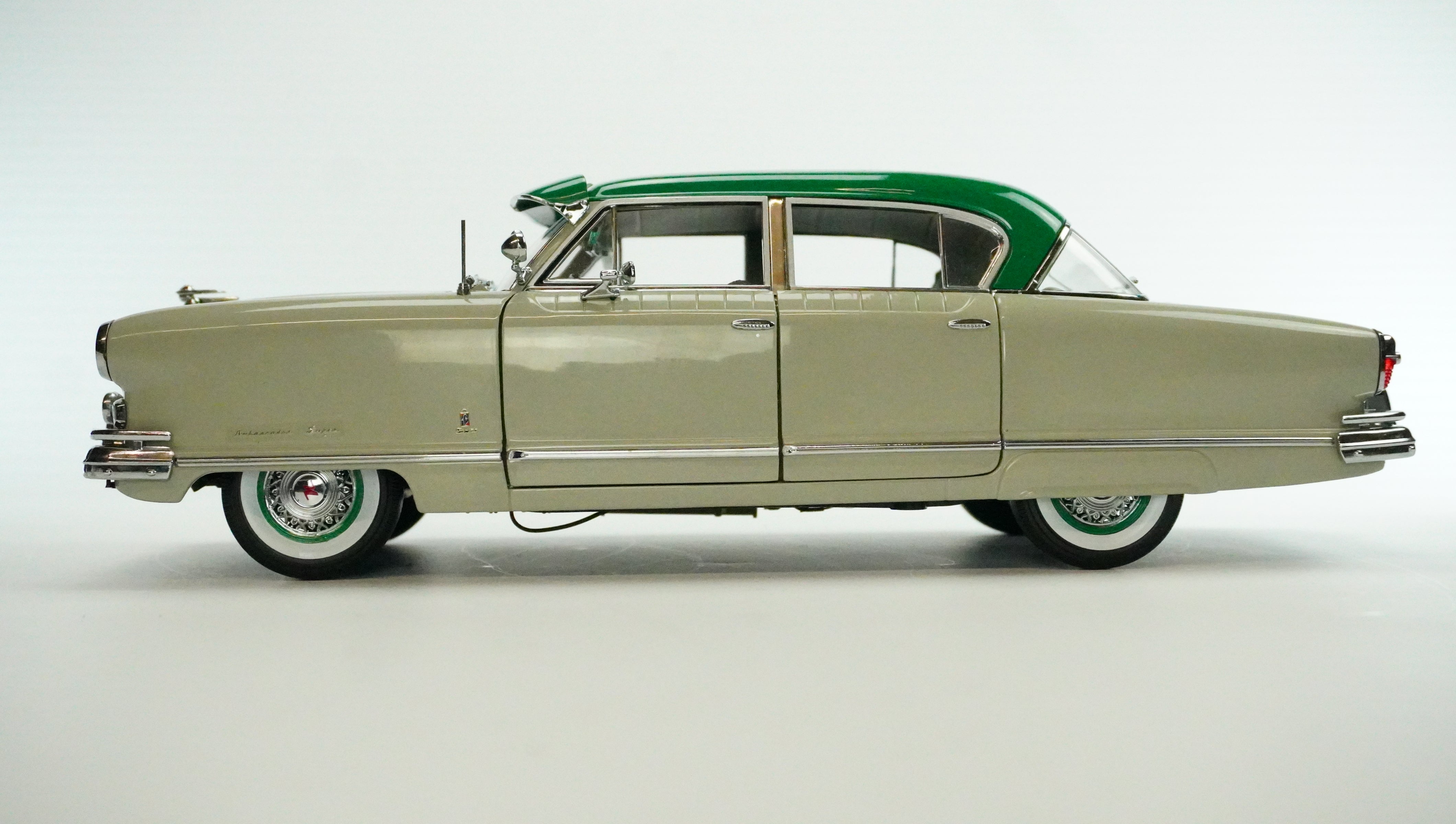 Nash Ambassador Airflyte Rarität 1952 1:18