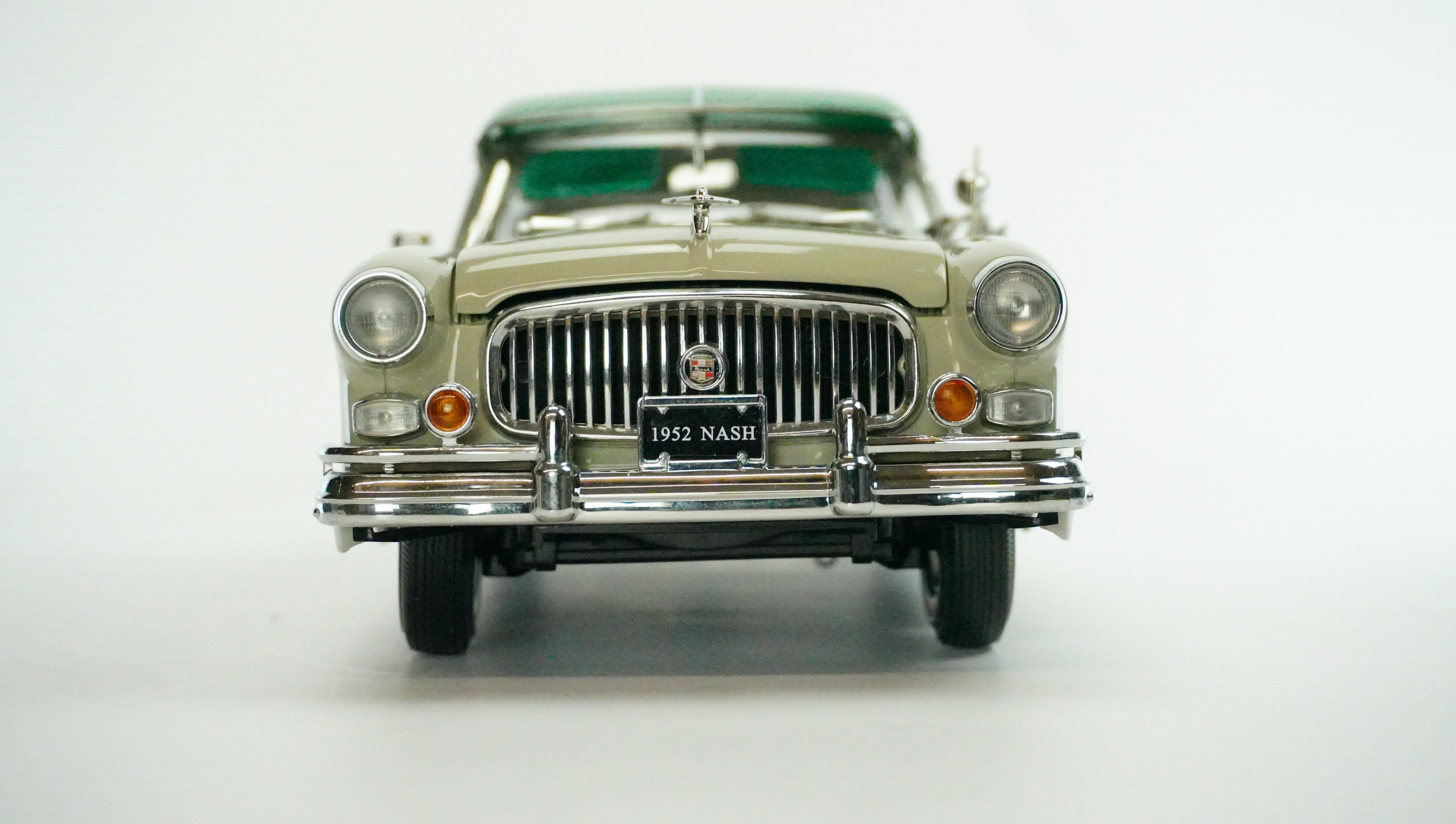 Nash Ambassador Airflyte Rarität 1952 1:18