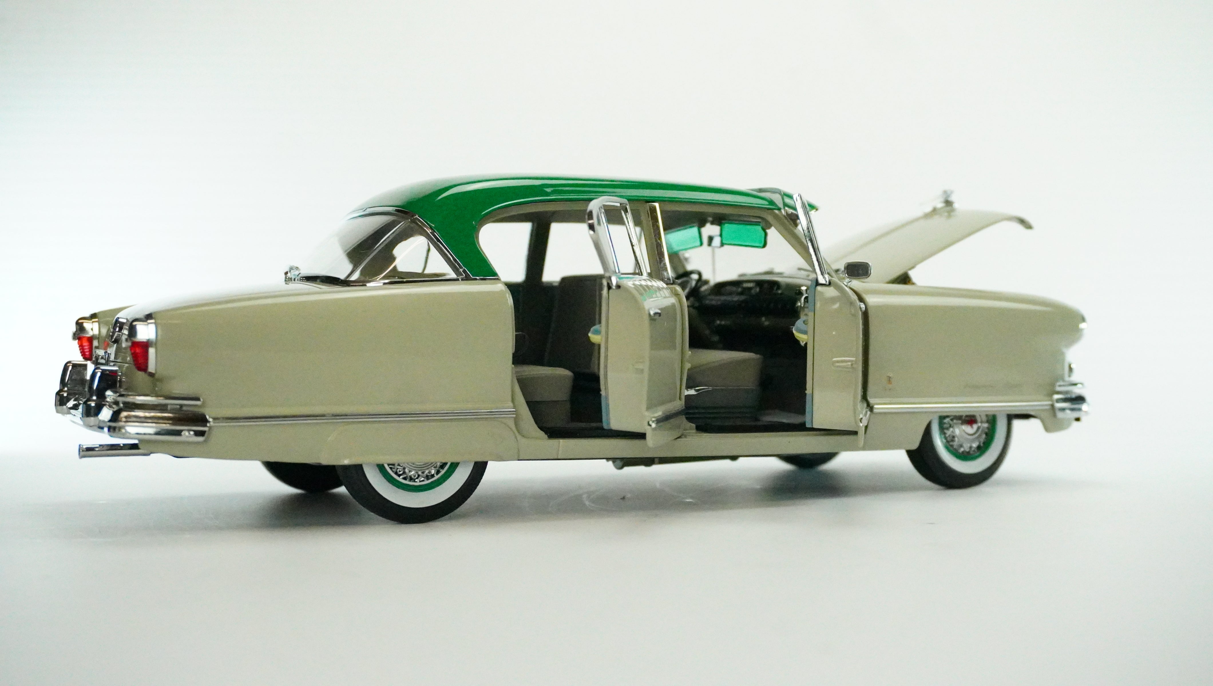Nash Ambassador Airflyte Rarität 1952 1:18
