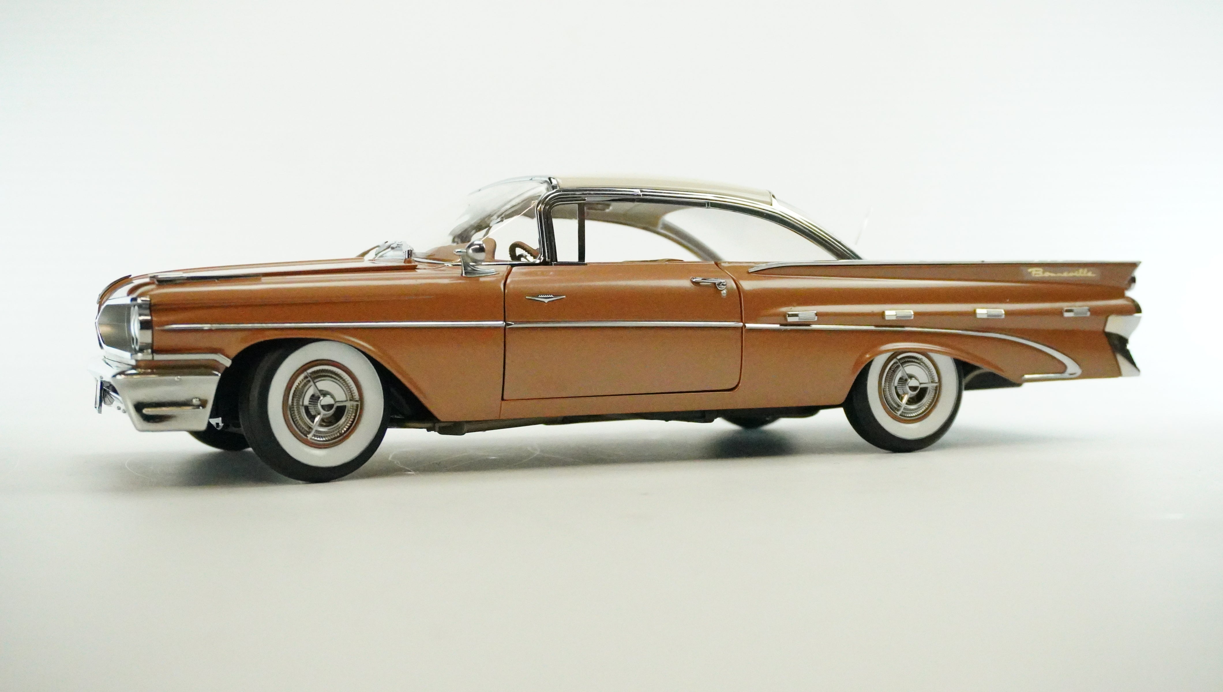 Pontiac Bonneville Rarity 1959 1:18