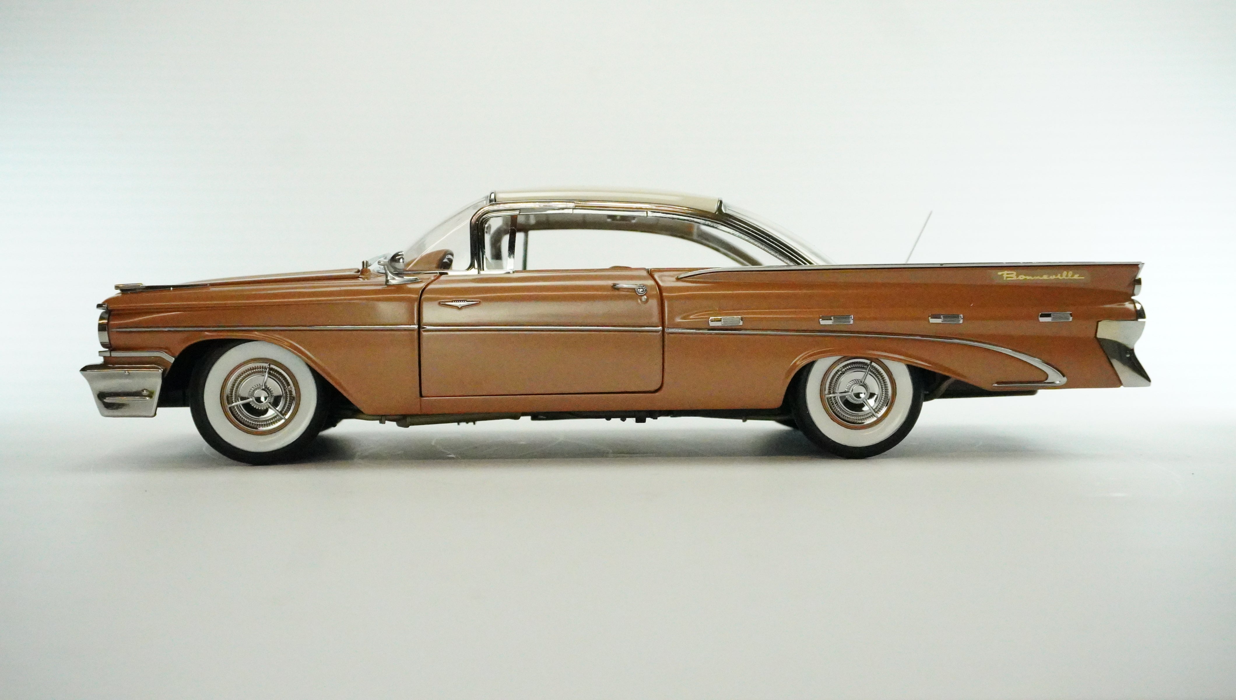 Pontiac Bonneville Rarity 1959 1:18