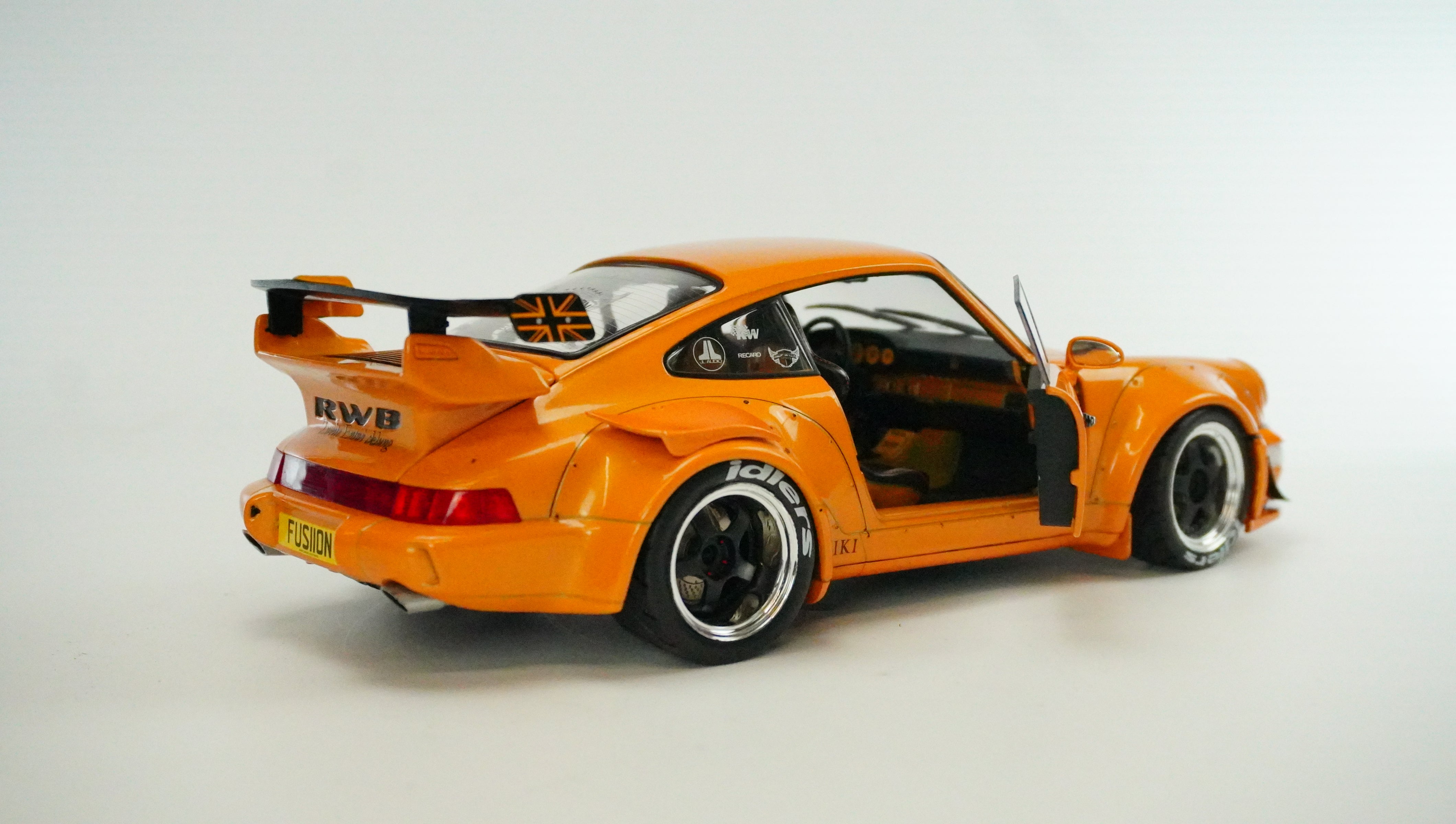 Porsche 911 (964) RWB Hibiki 2016 1:18