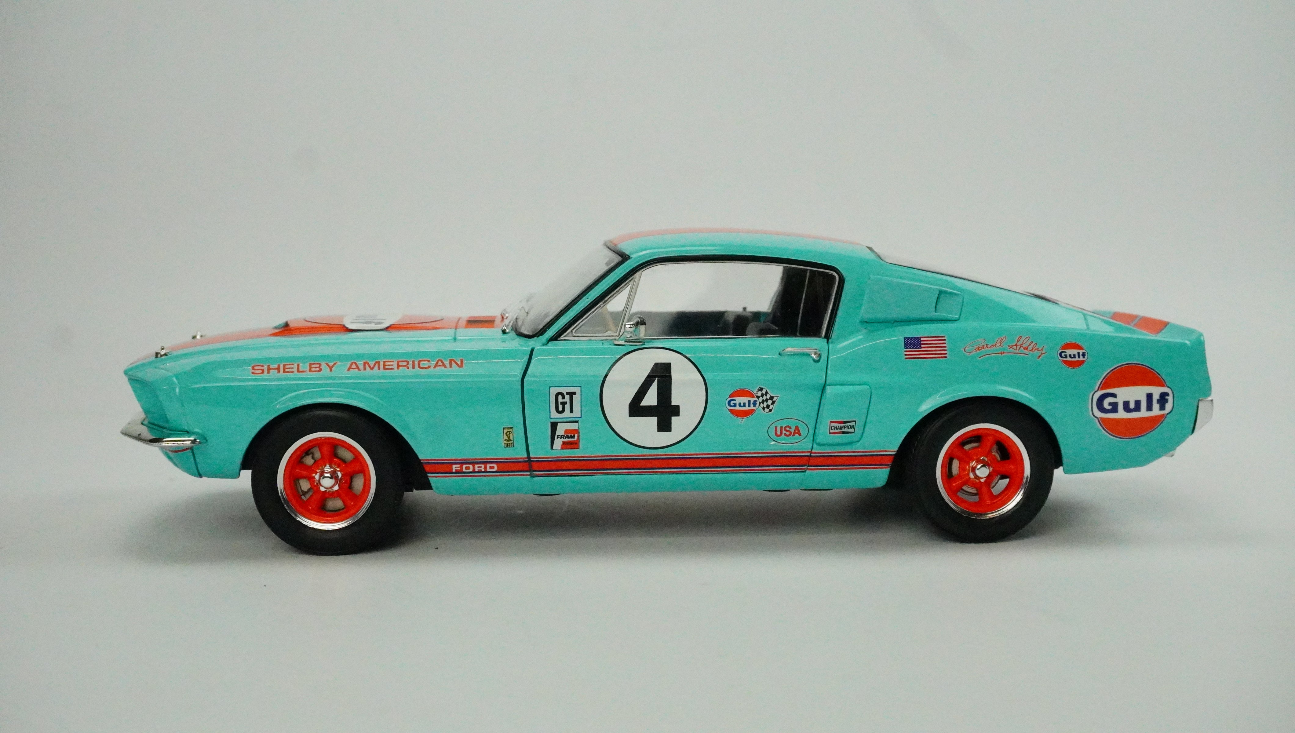 Ford Mustang Shelby GT500 Gulf Racing Nr.4 1:18