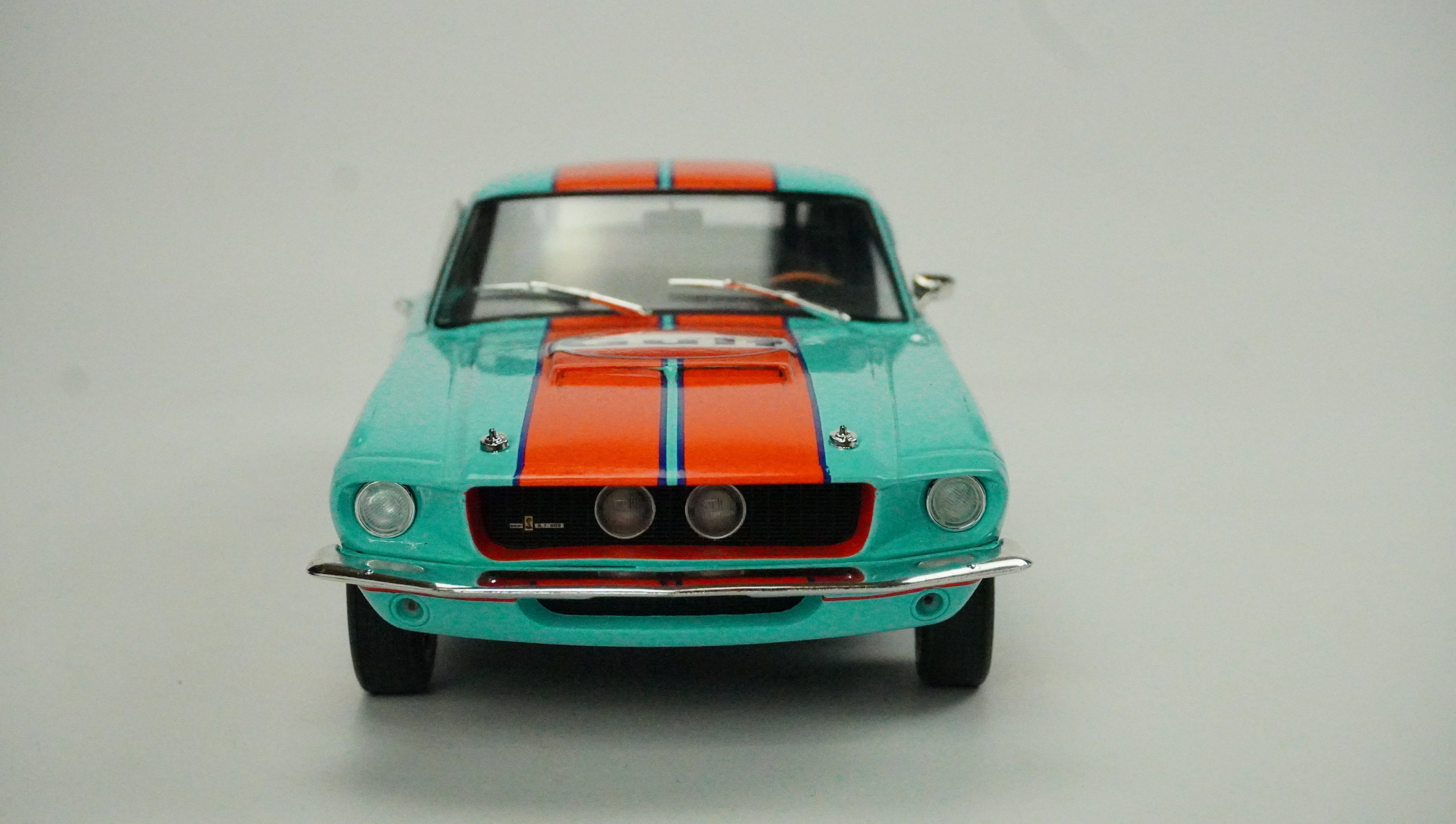 Ford Mustang Shelby GT500 Gulf Racing Nr.4 1:18