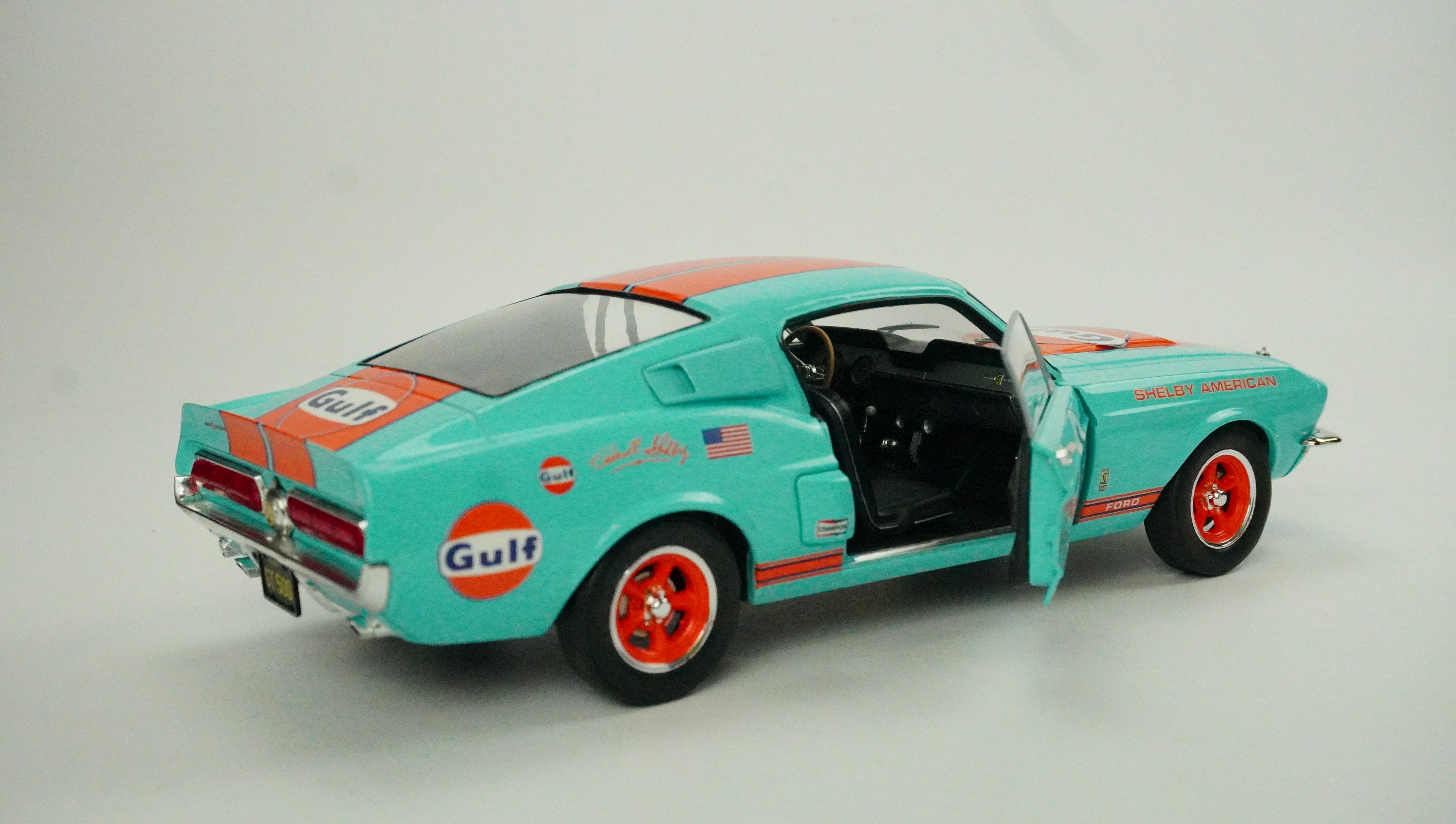 Ford Mustang Shelby GT500 Gulf Racing Nr.4 1:18
