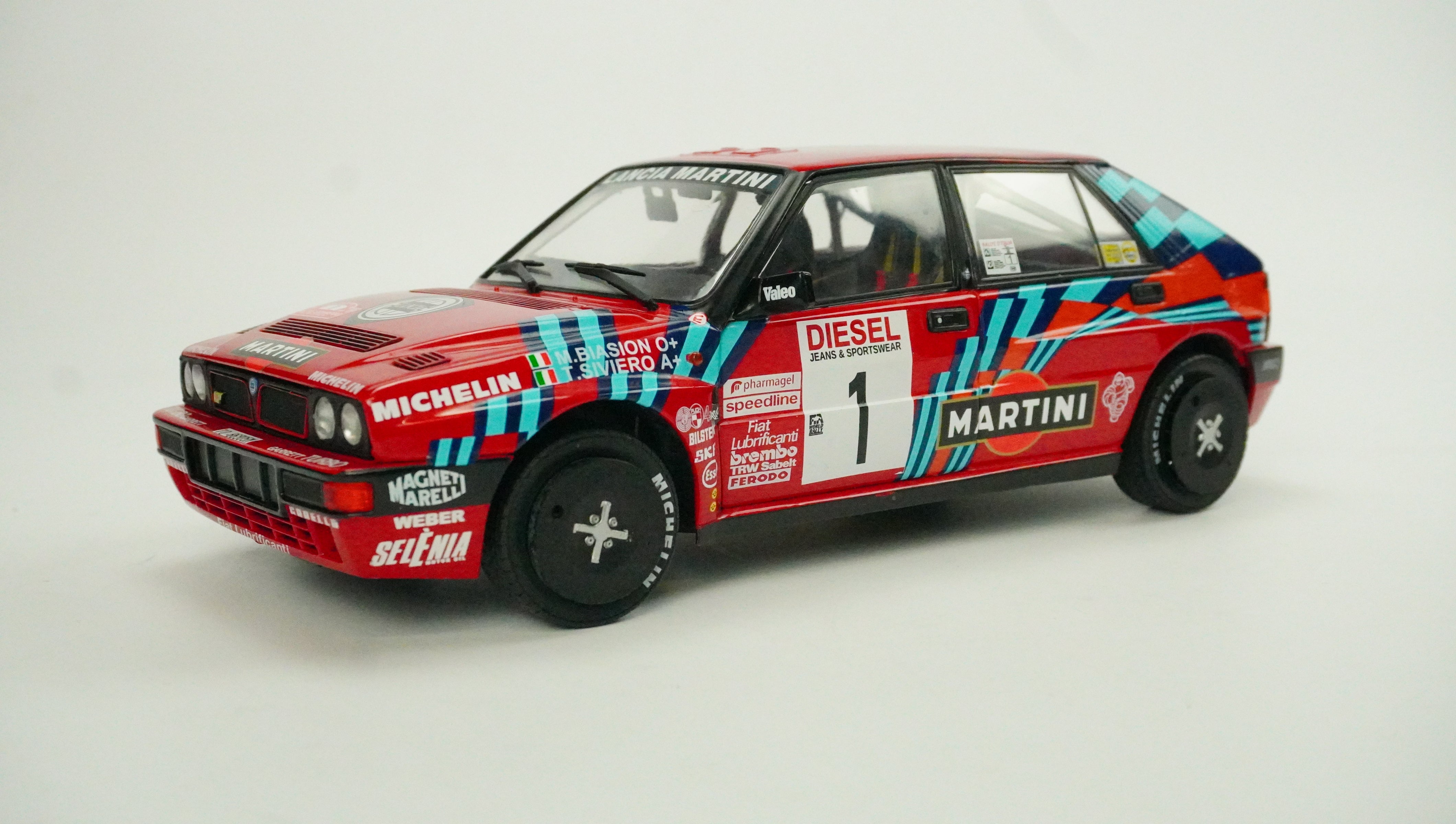 Lancia Delta HF Integrale 16V Martini Rally Nr.1 1989 1:18