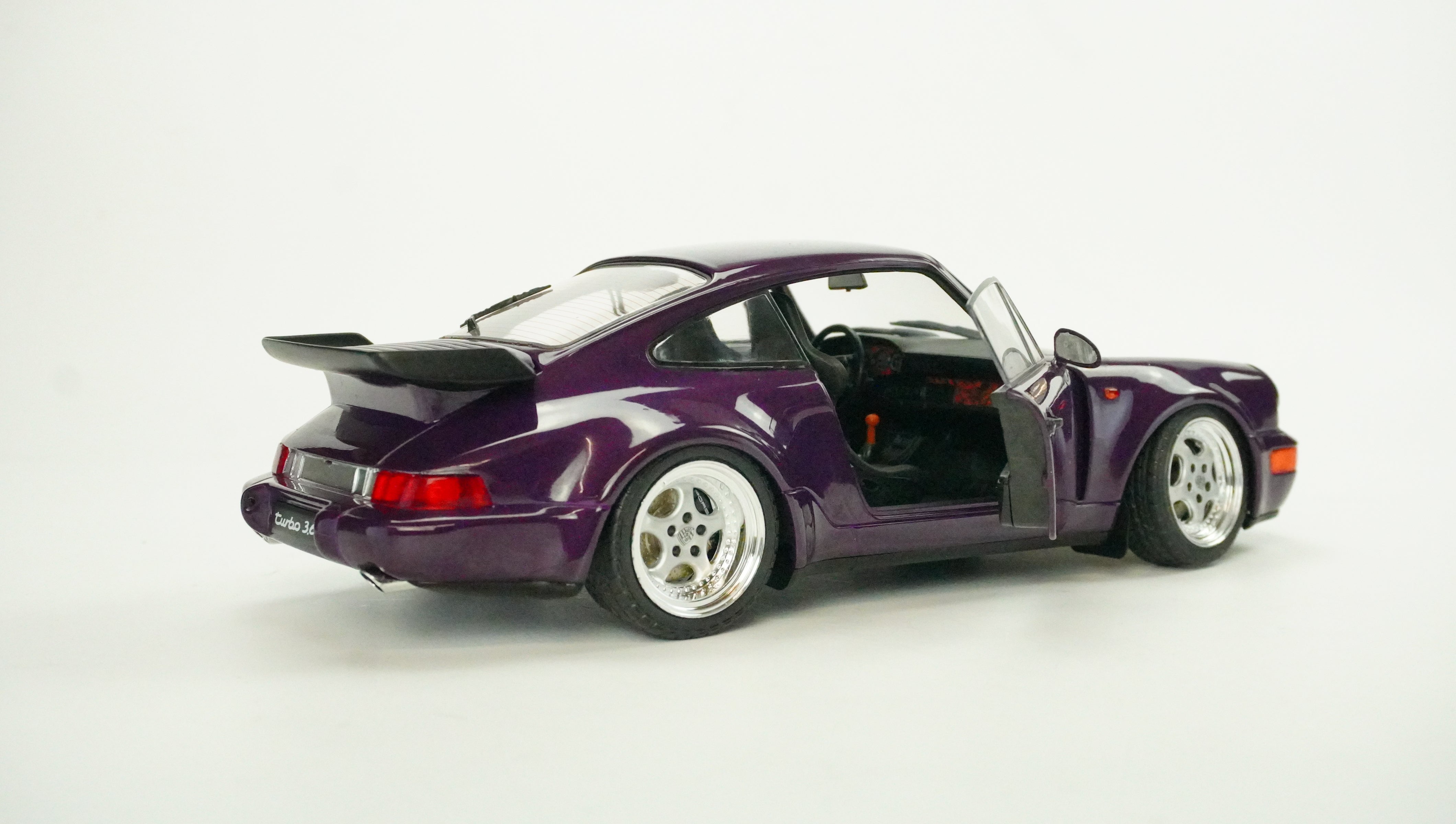 Porsche 911 (964) Turbo Coupé 1990 1:18