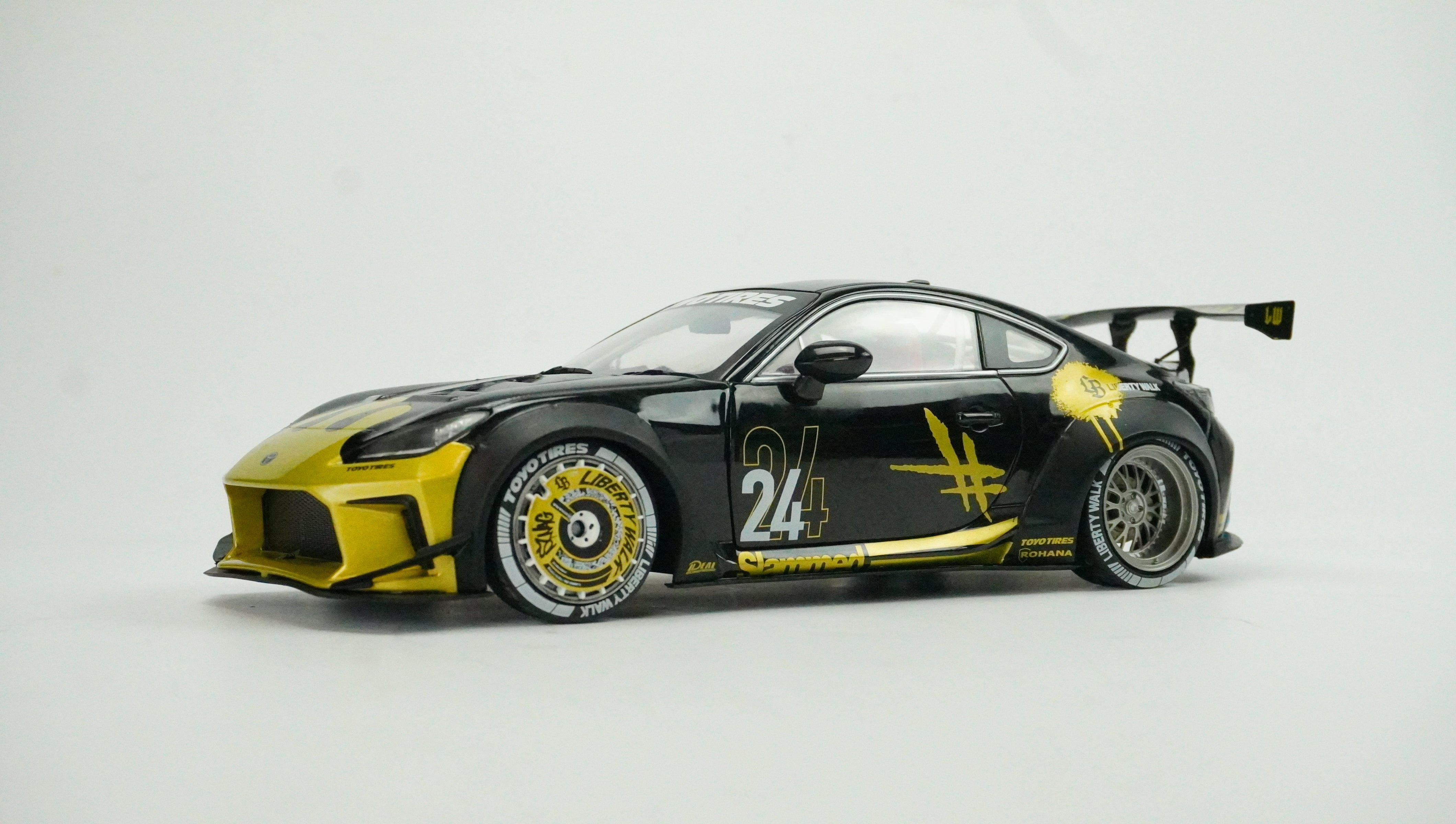Toyota GR86 LBWK Racing Nr.24 1:18