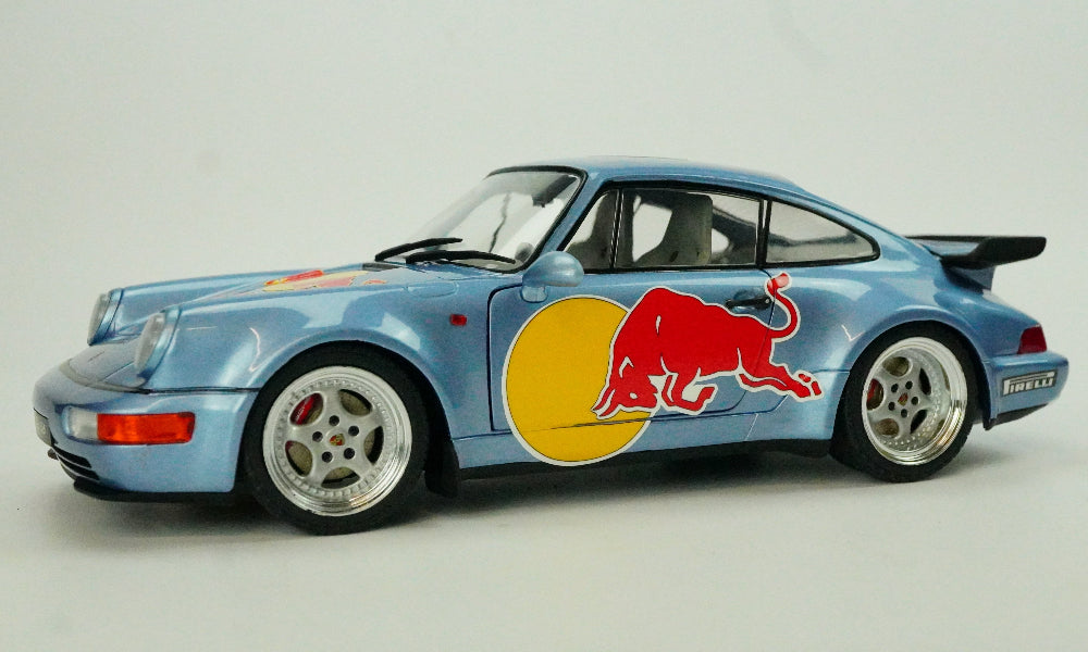 Porsche 911 Turbo Redbull blau