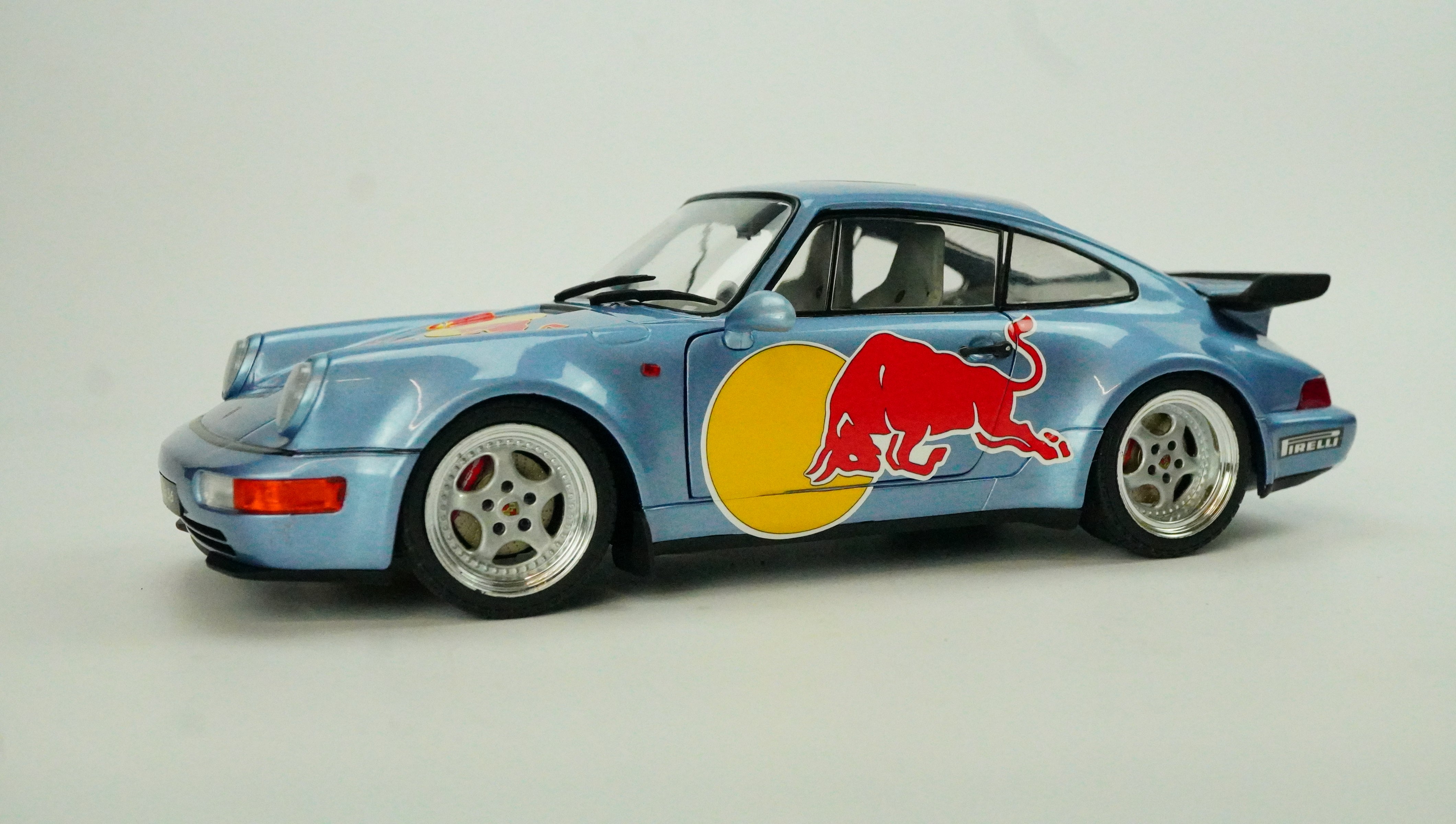 Porsche 911 (964) Turbo "Red Bull" Rarität 1990 1:18