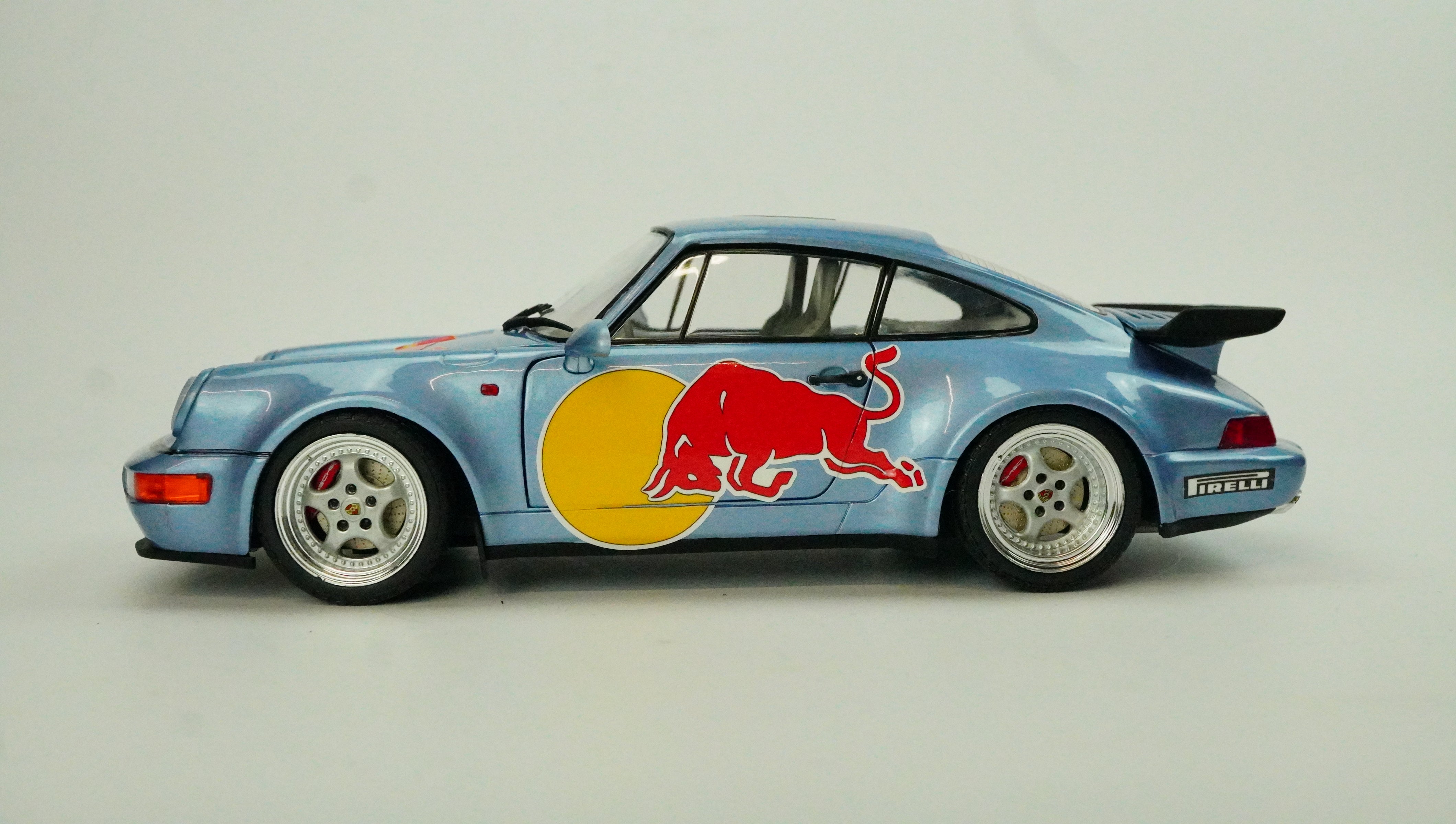 Porsche 911 (964) Turbo "Red Bull" Rarität 1990 1:18