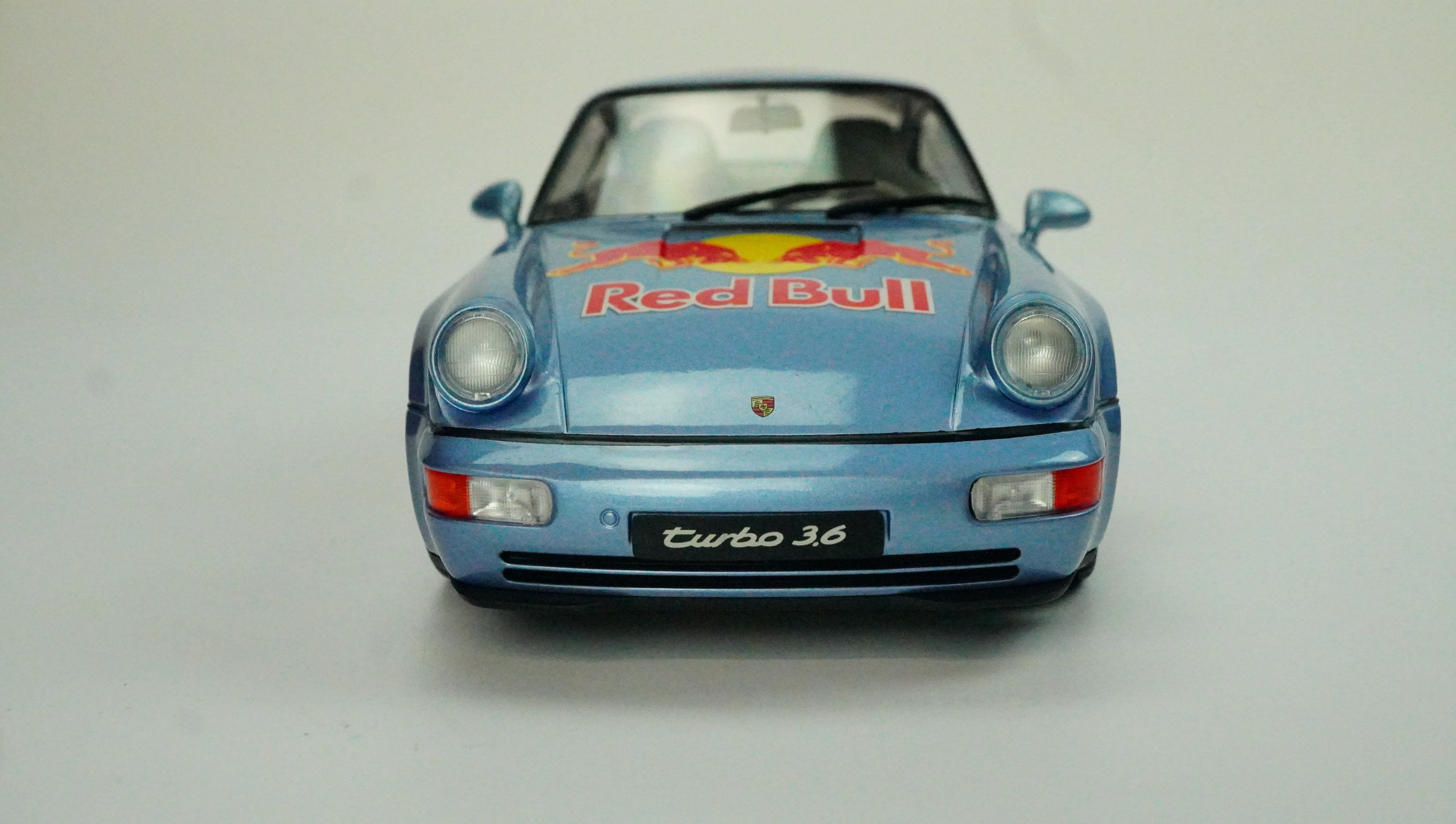 Porsche 911 (964) Turbo "Red Bull" Rarität 1990 1:18