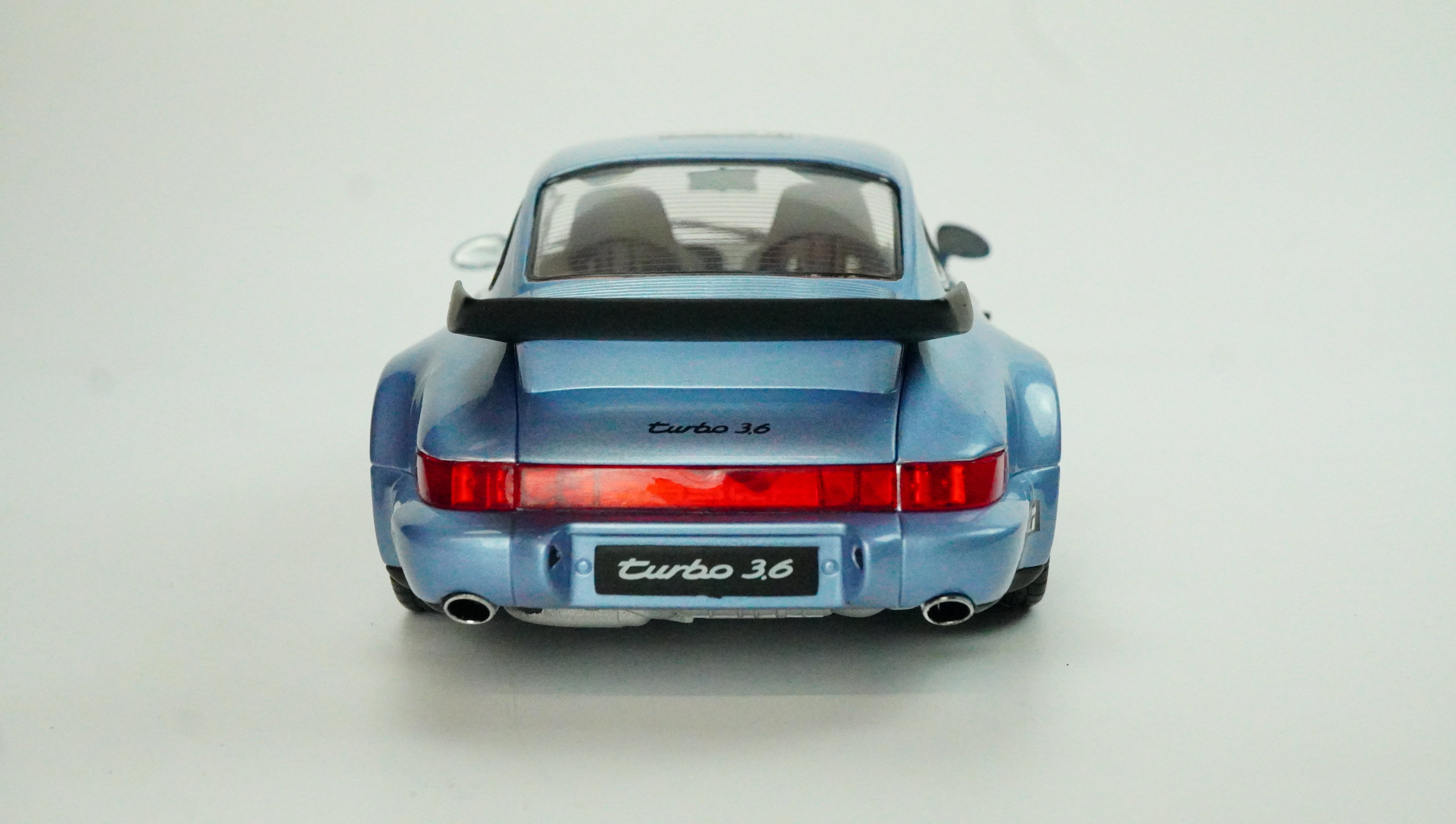 Porsche 911 (964) Turbo "Red Bull" Rarität 1990 1:18