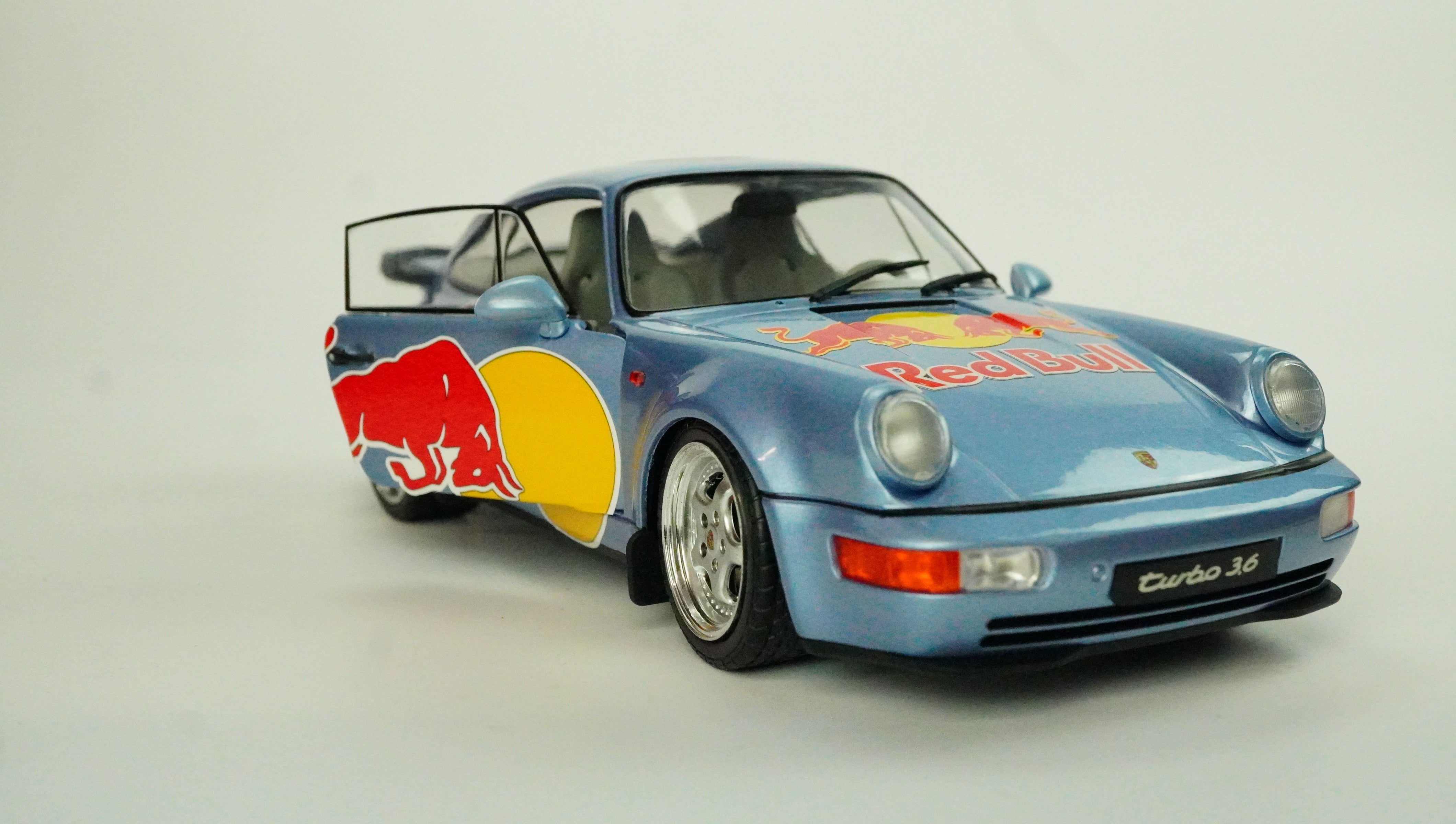 Porsche 911 (964) Turbo "Red Bull" Rarität 1990 1:18