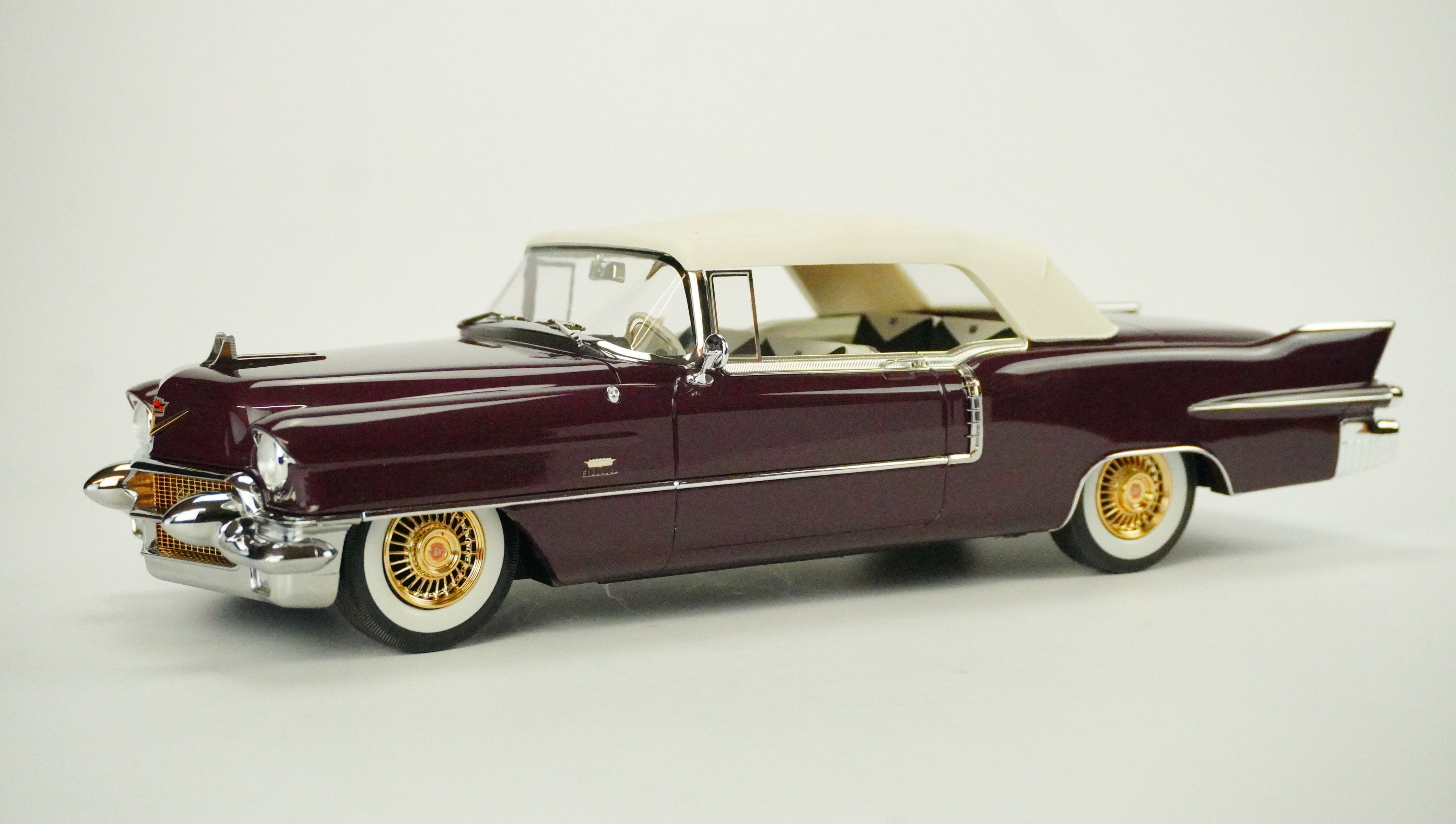 Cadillac Eldorado Biarritz 1956 1:18