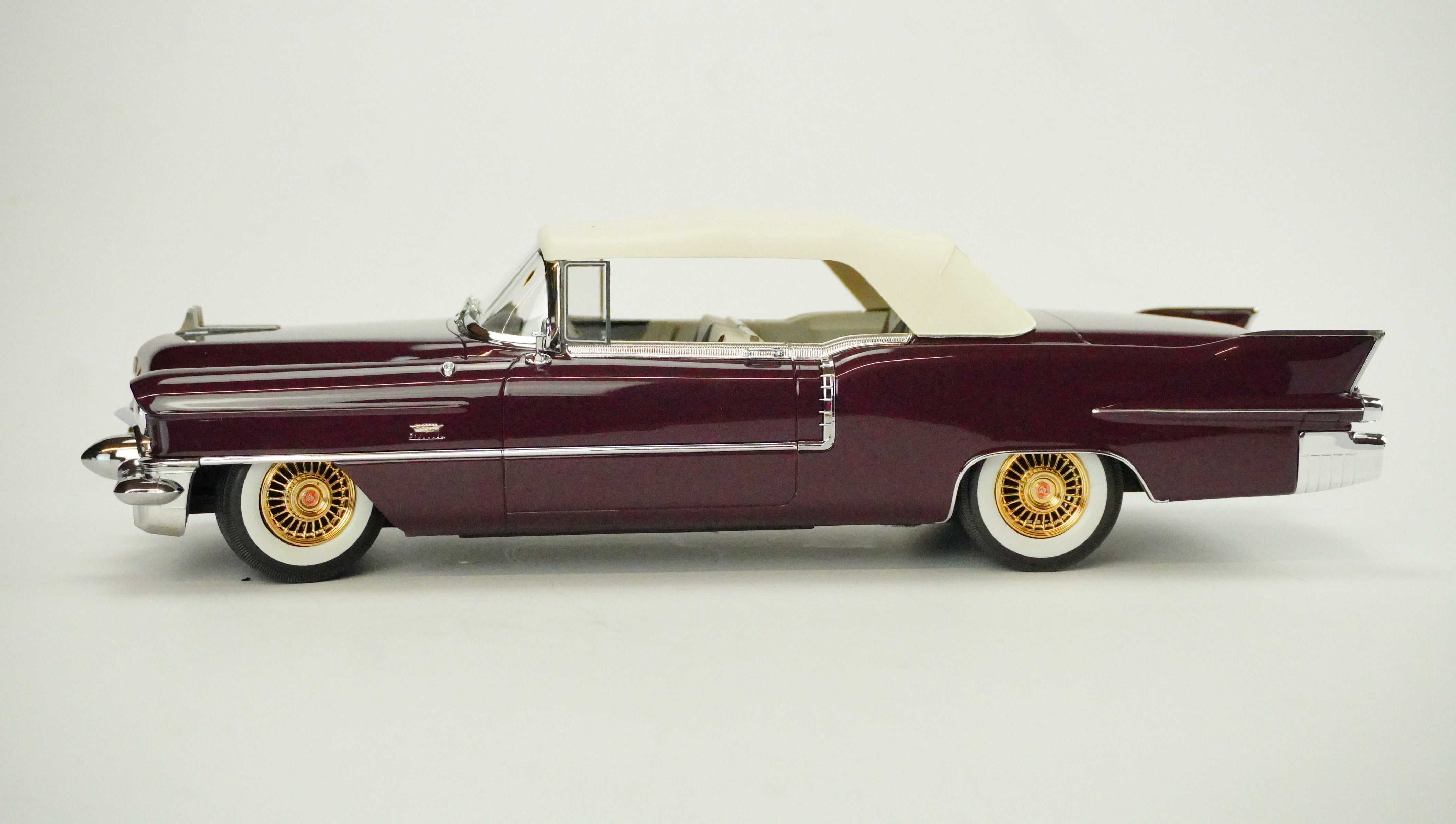 Cadillac Eldorado Biarritz 1956 1:18