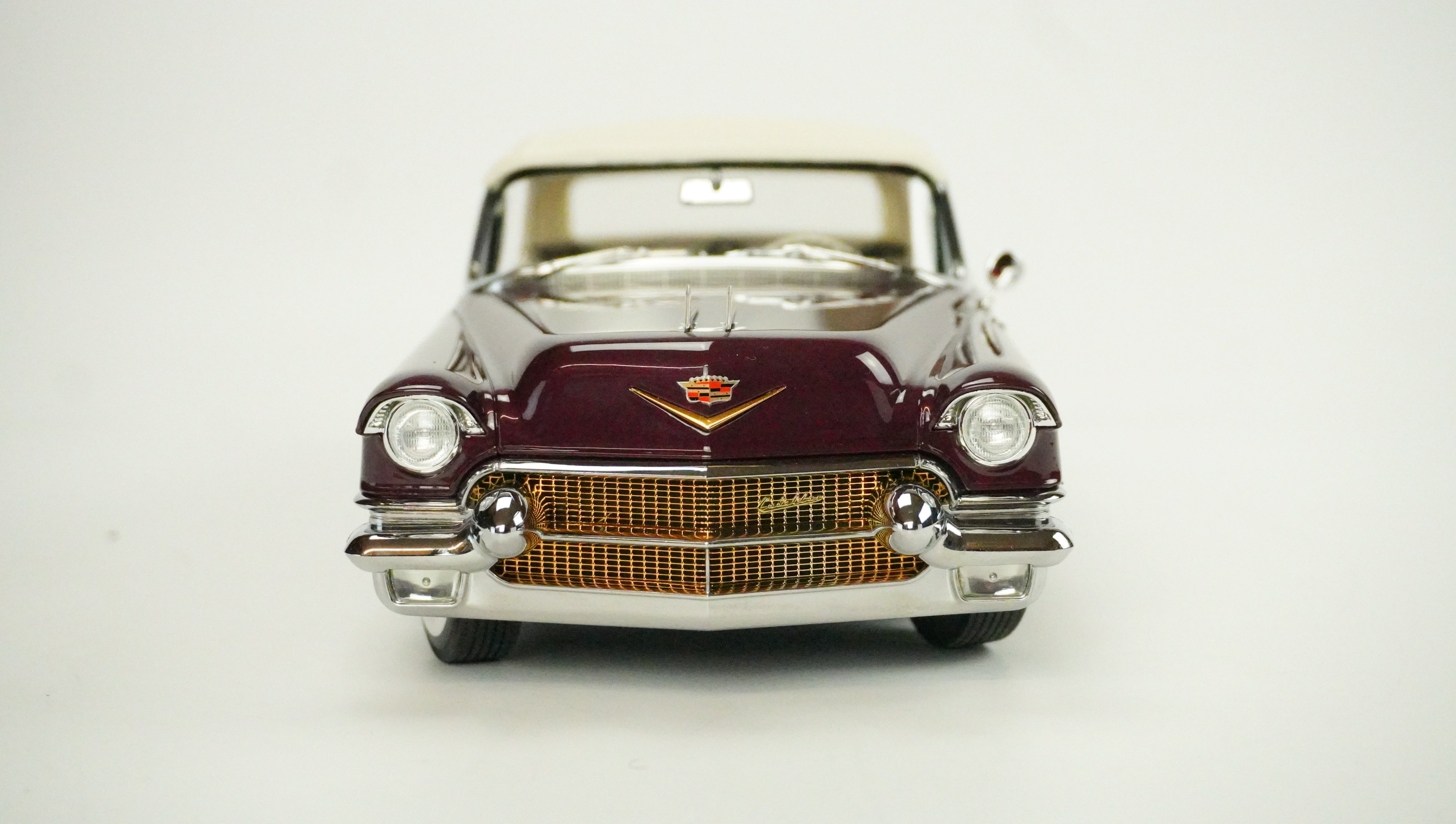 Cadillac Eldorado Biarritz 1956 1:18
