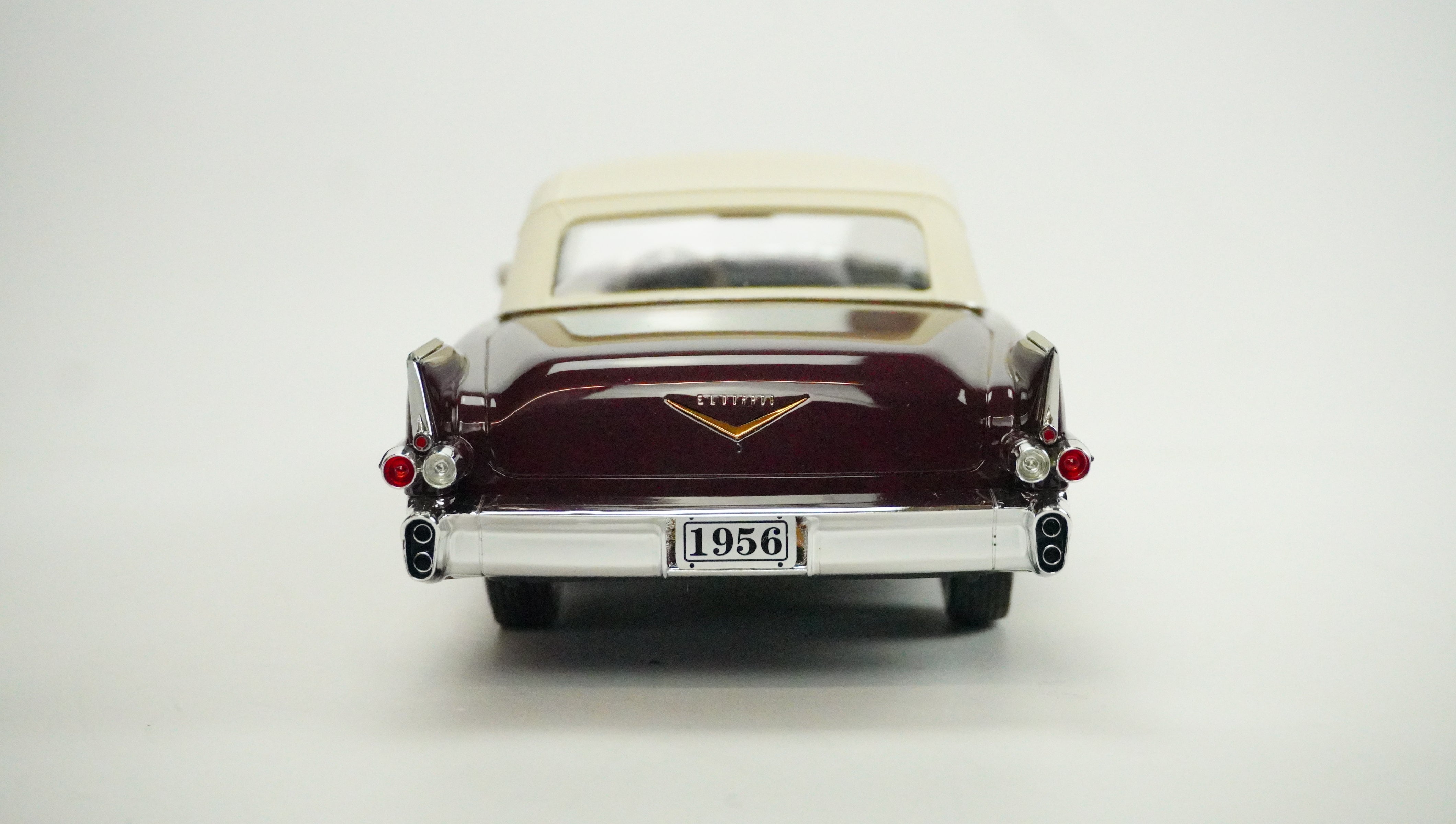 Cadillac Eldorado Biarritz 1956 1:18