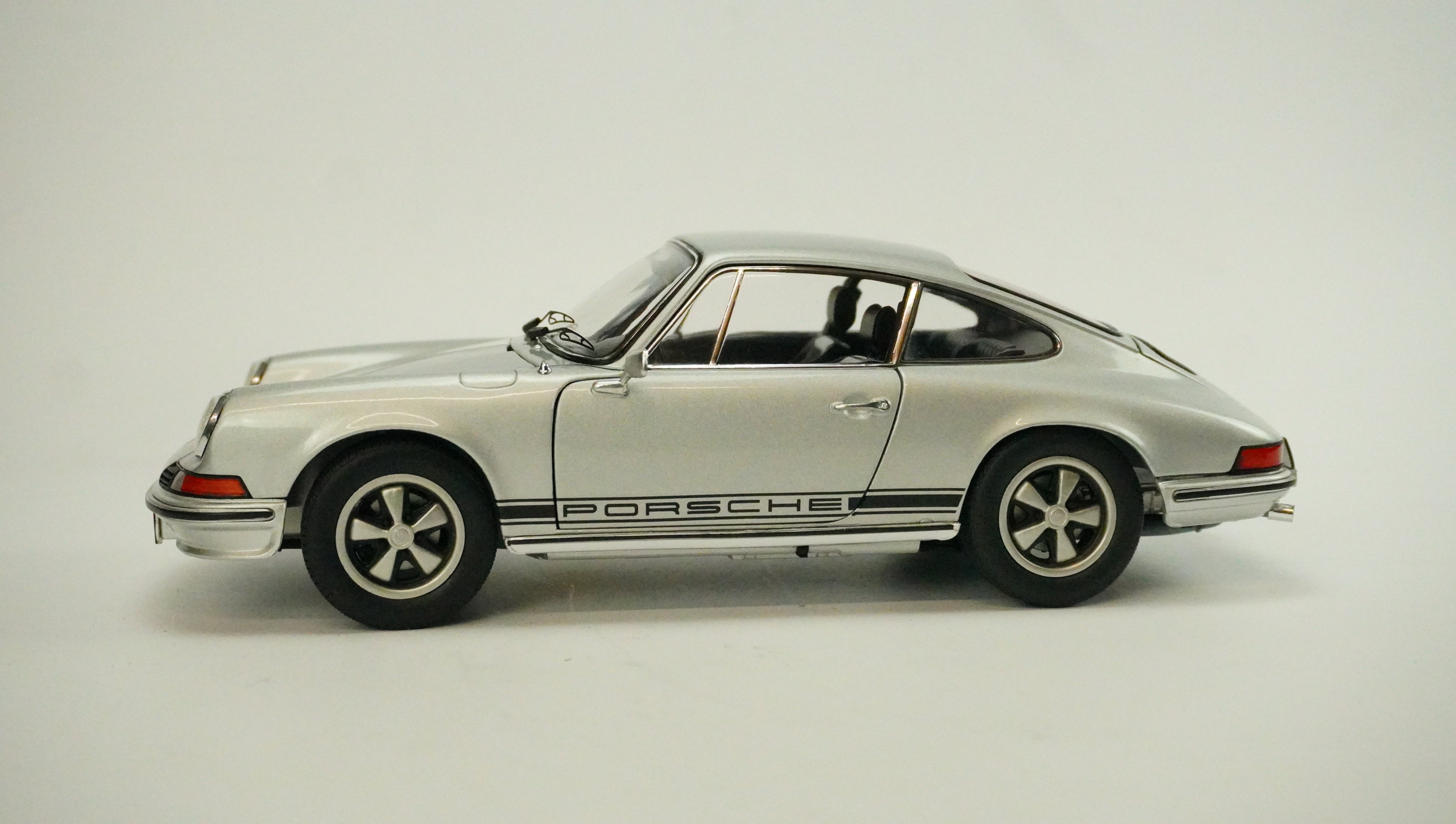 Porsche 911 S Coupé Rarität 1:18