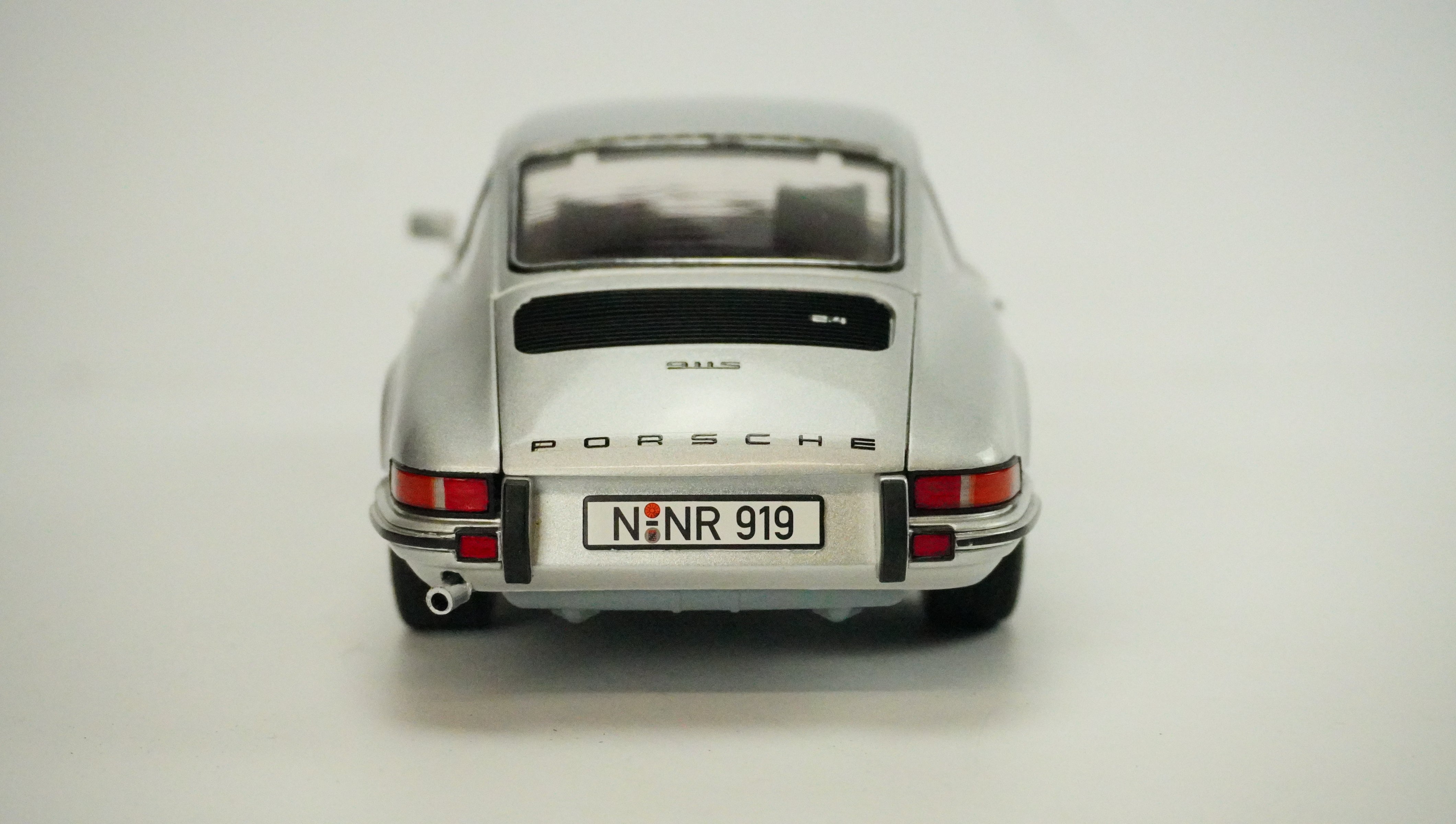 Porsche 911 S Coupé Rarität 1:18