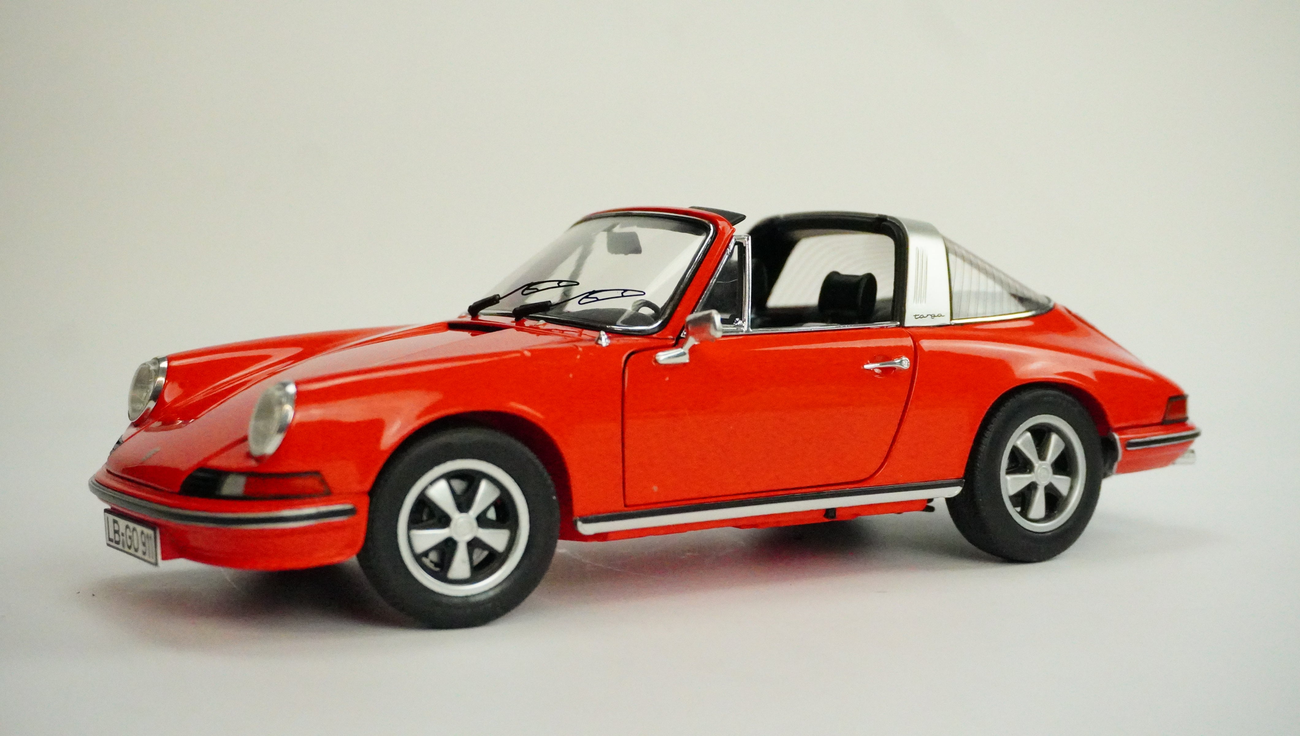 Porsche 911 S Targa Rarität 1973 1:18