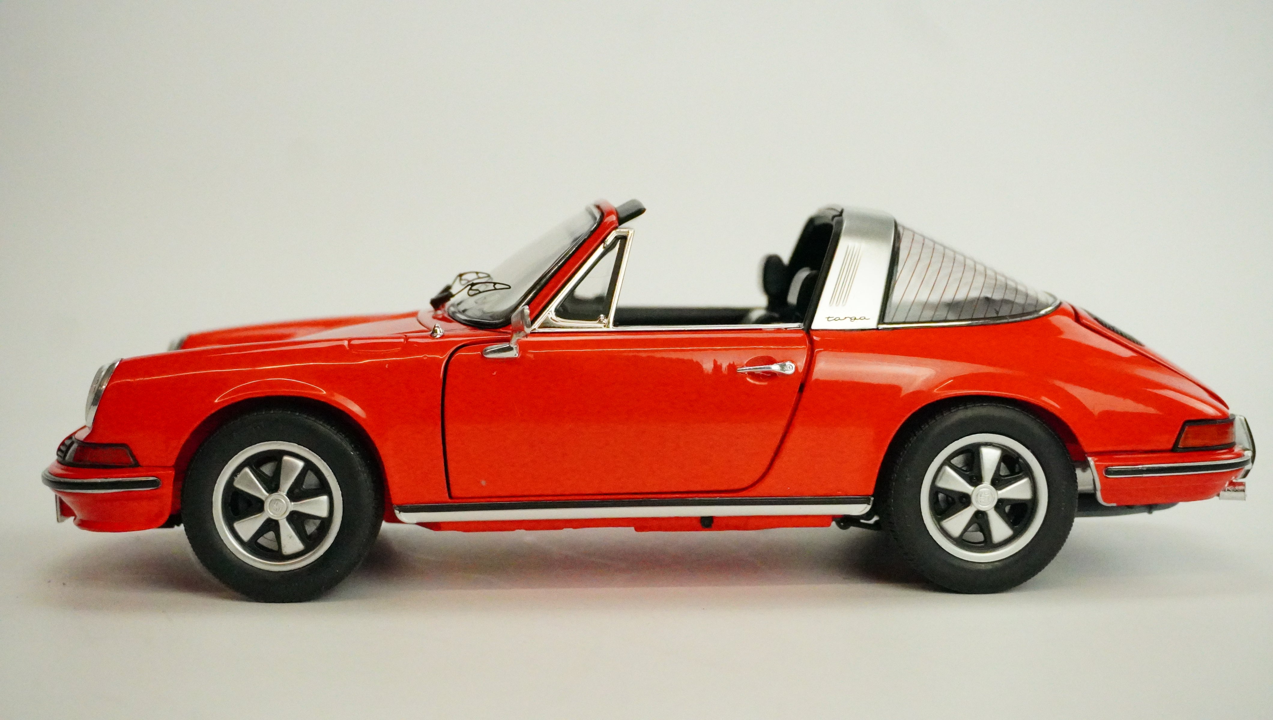 Porsche 911 S Targa Rarität 1973 1:18