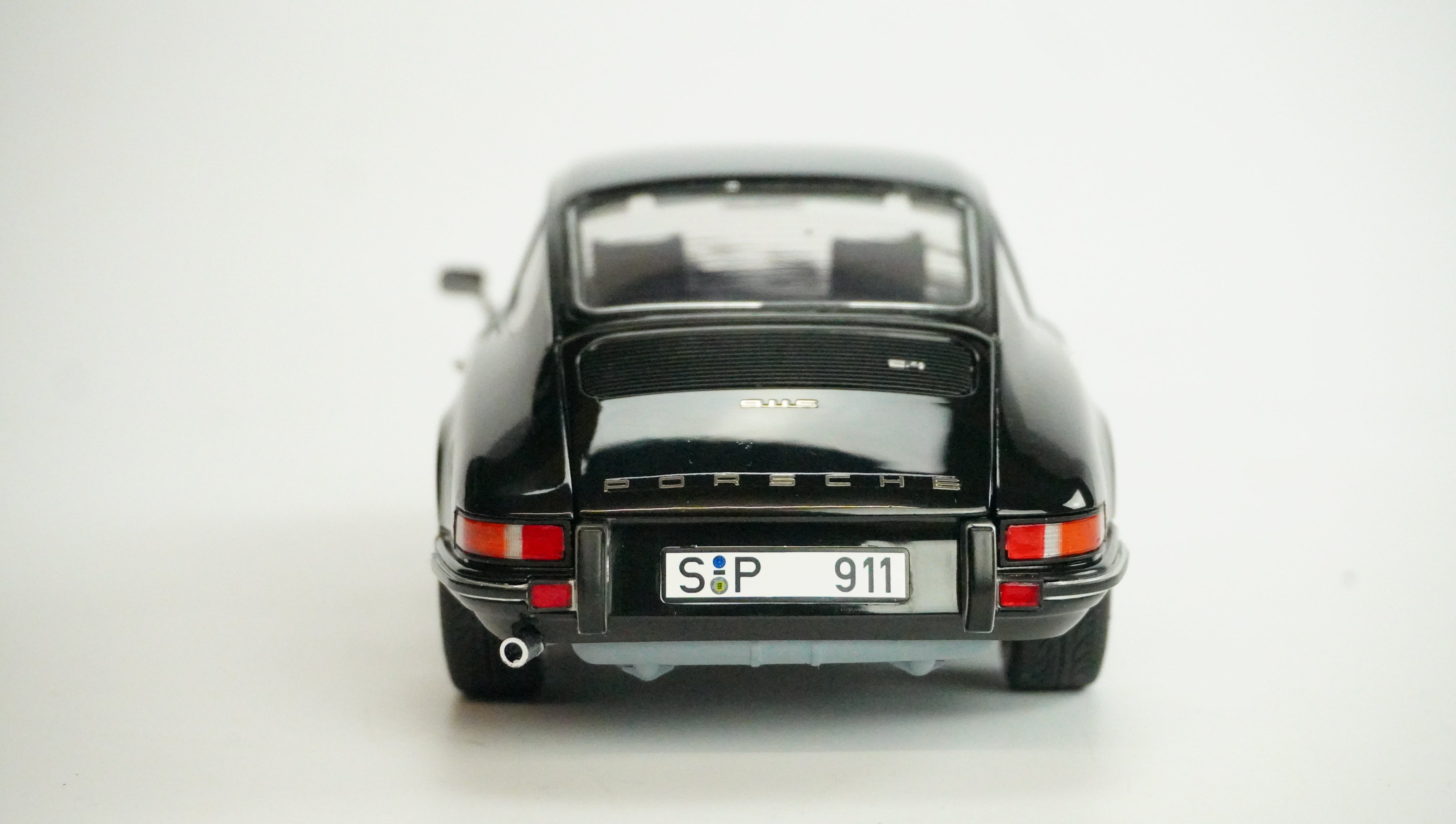 Porsche 911 S Coupé 1973 1:18