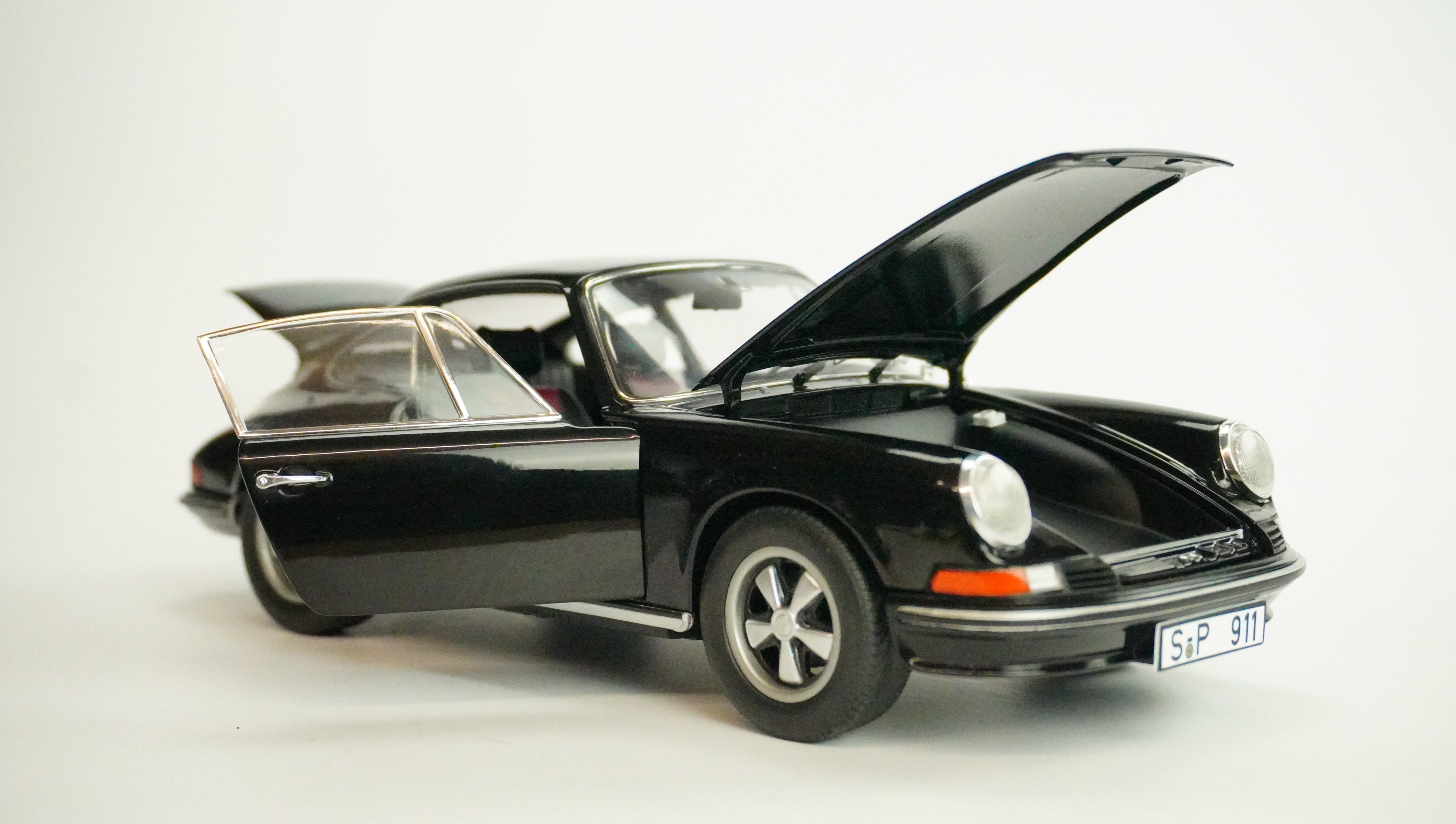 Porsche 911 S Coupé 1973 1:18