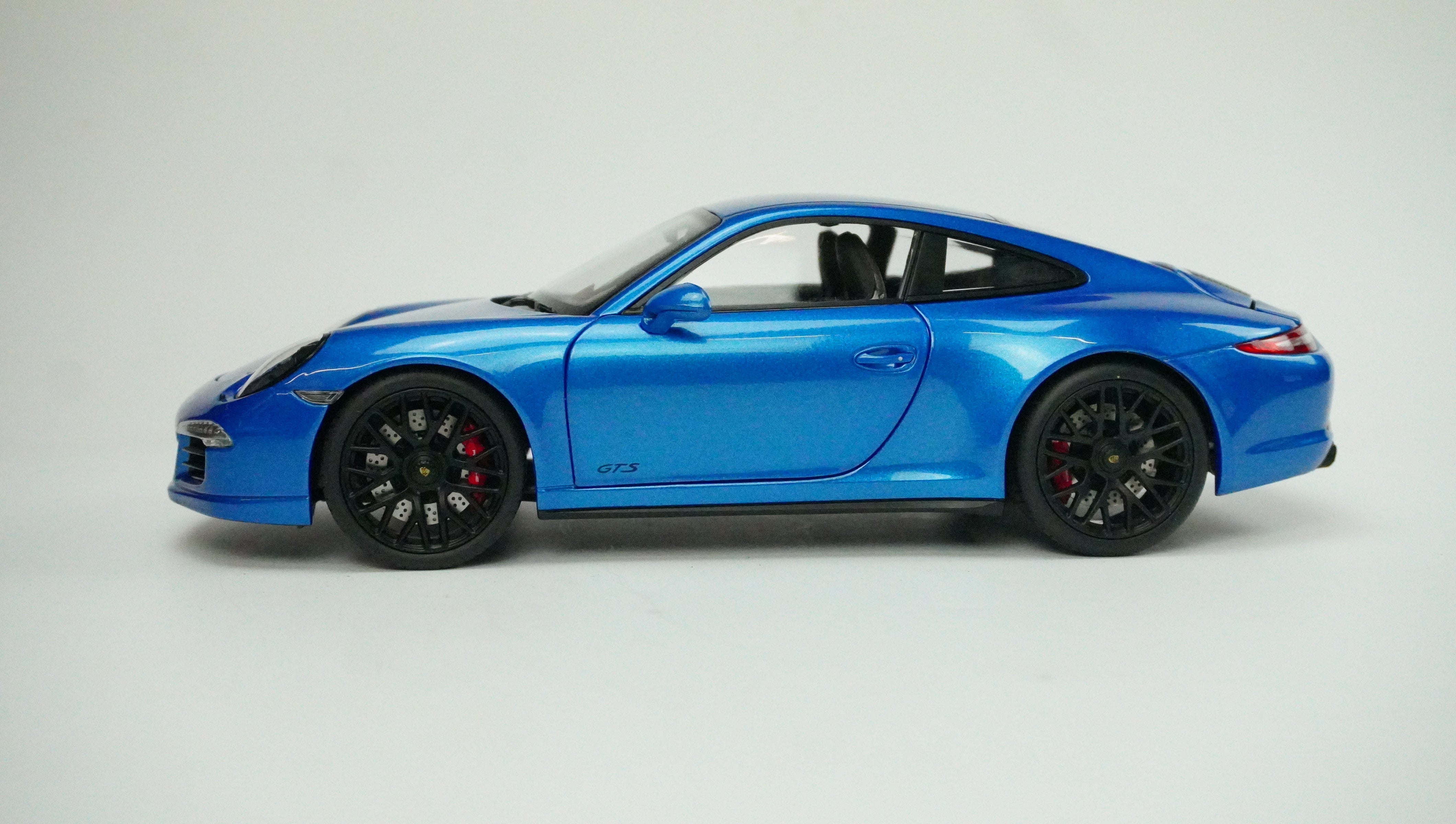 Porsche 911 Carrera GTS Coupé Rarität 1:18