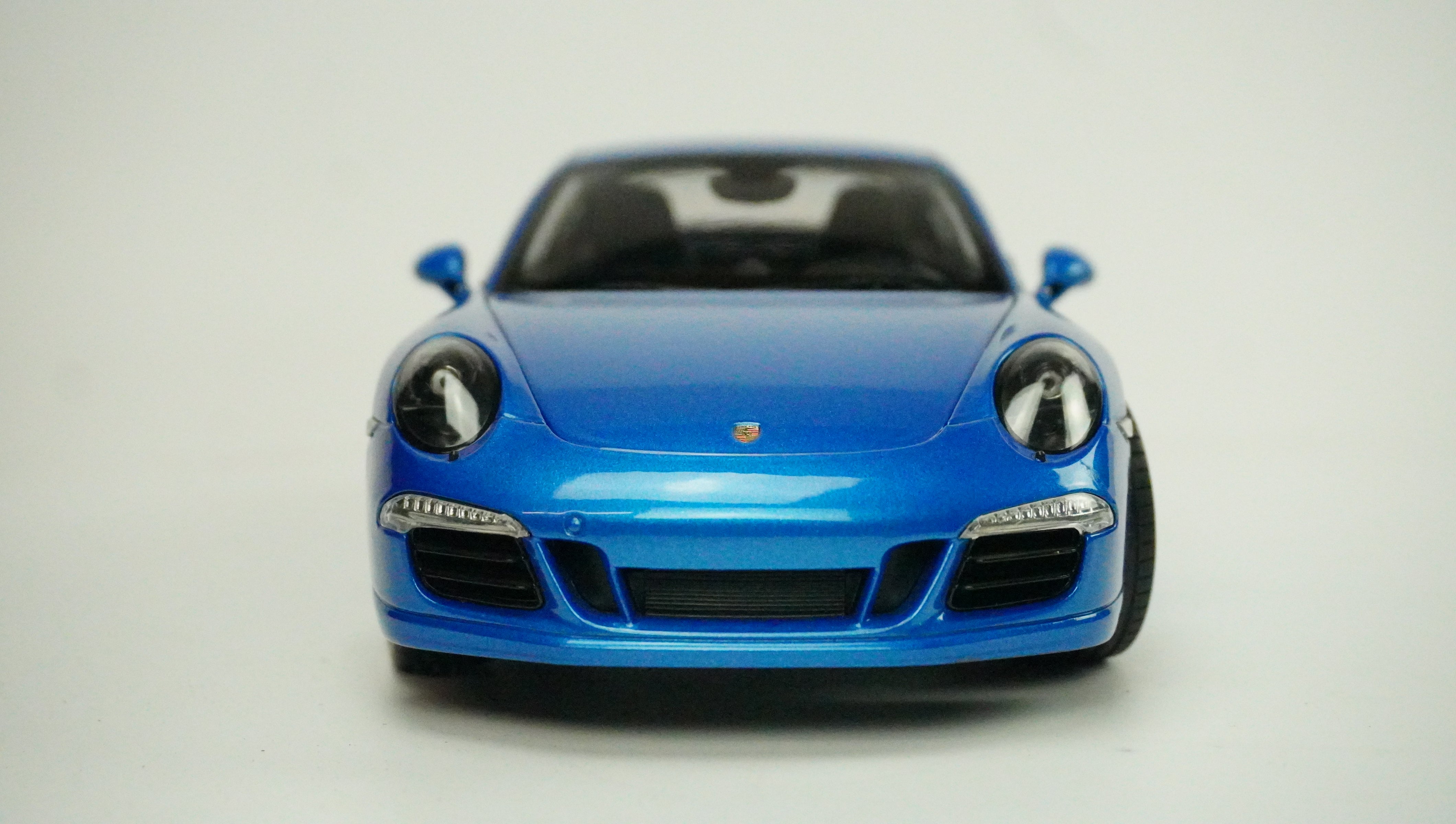 Porsche 911 Carrera GTS Coupé Rarität 1:18
