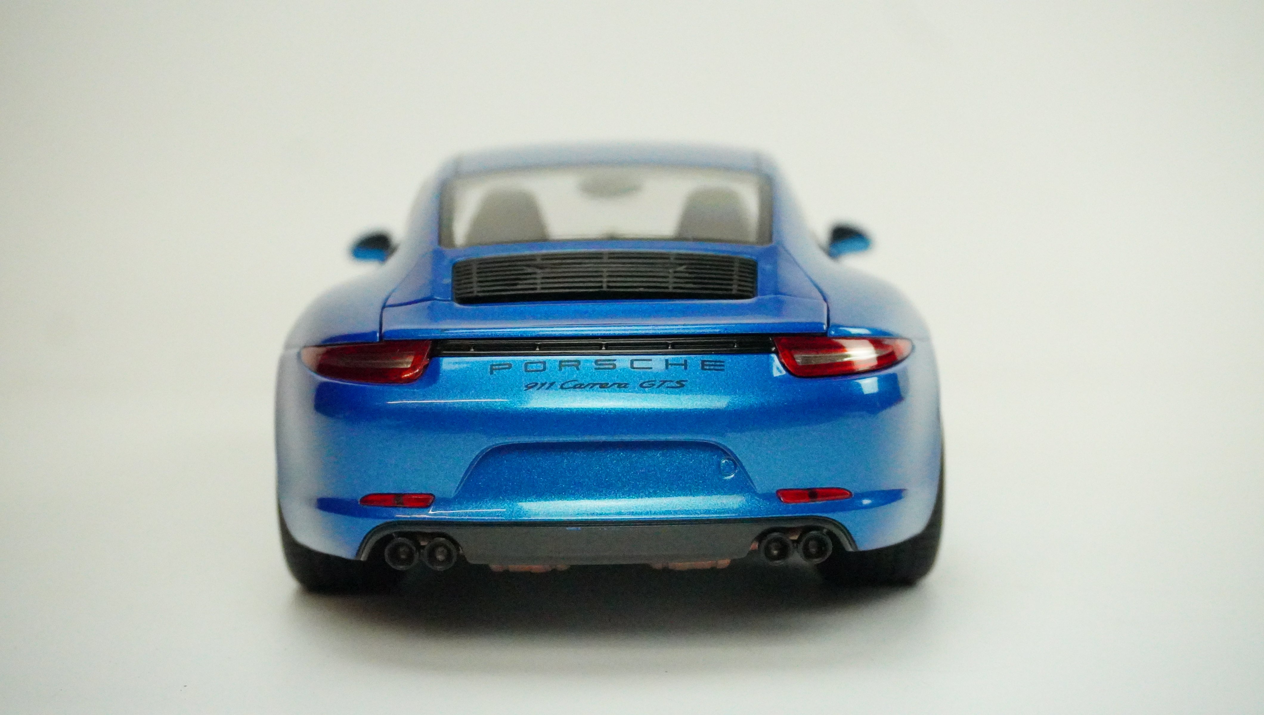 Porsche 911 Carrera GTS Coupé Rarität 1:18